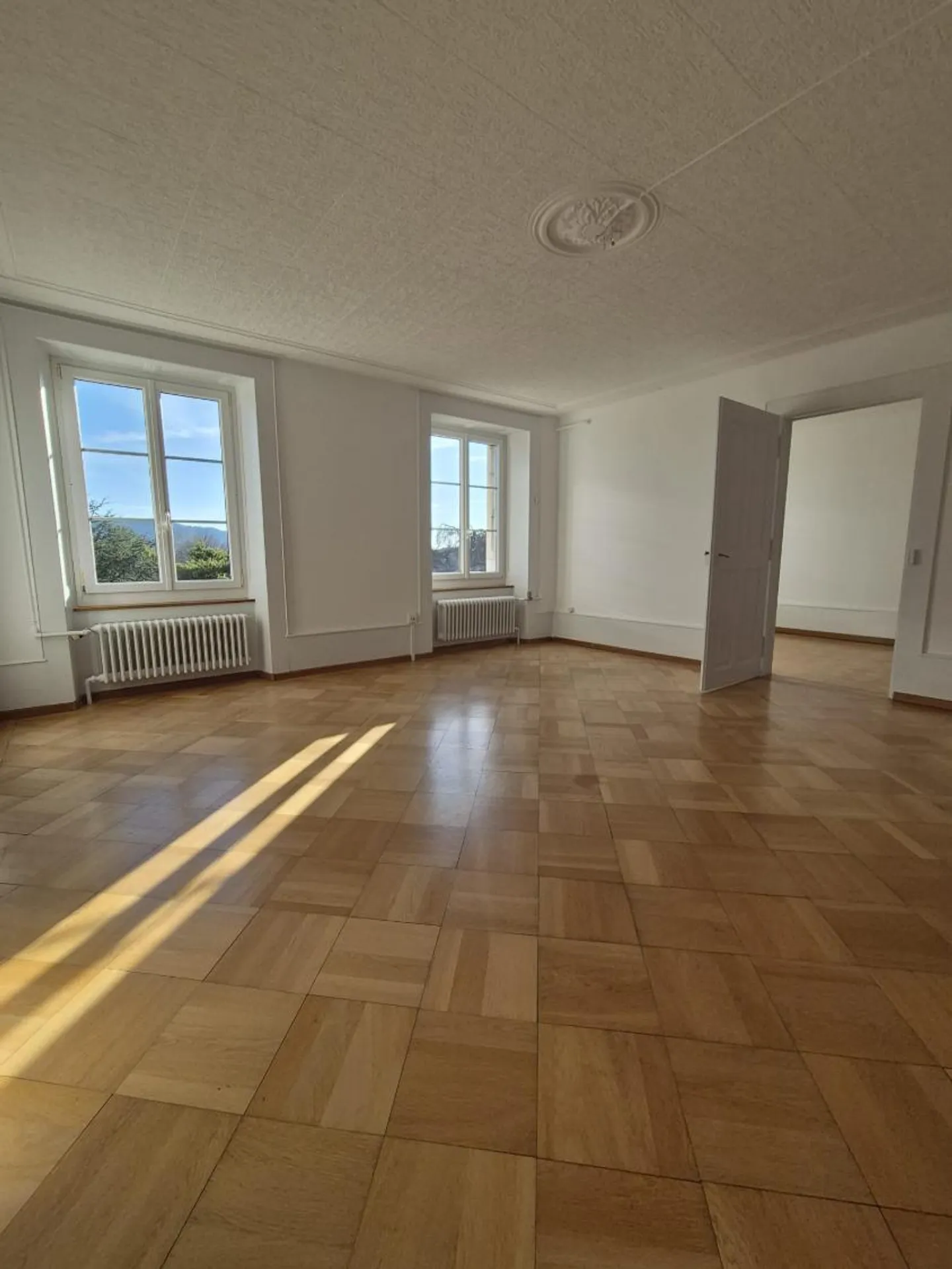 Appartement au 2ème étage avec 5,5 pièces rénové - Photo 2 sur 9