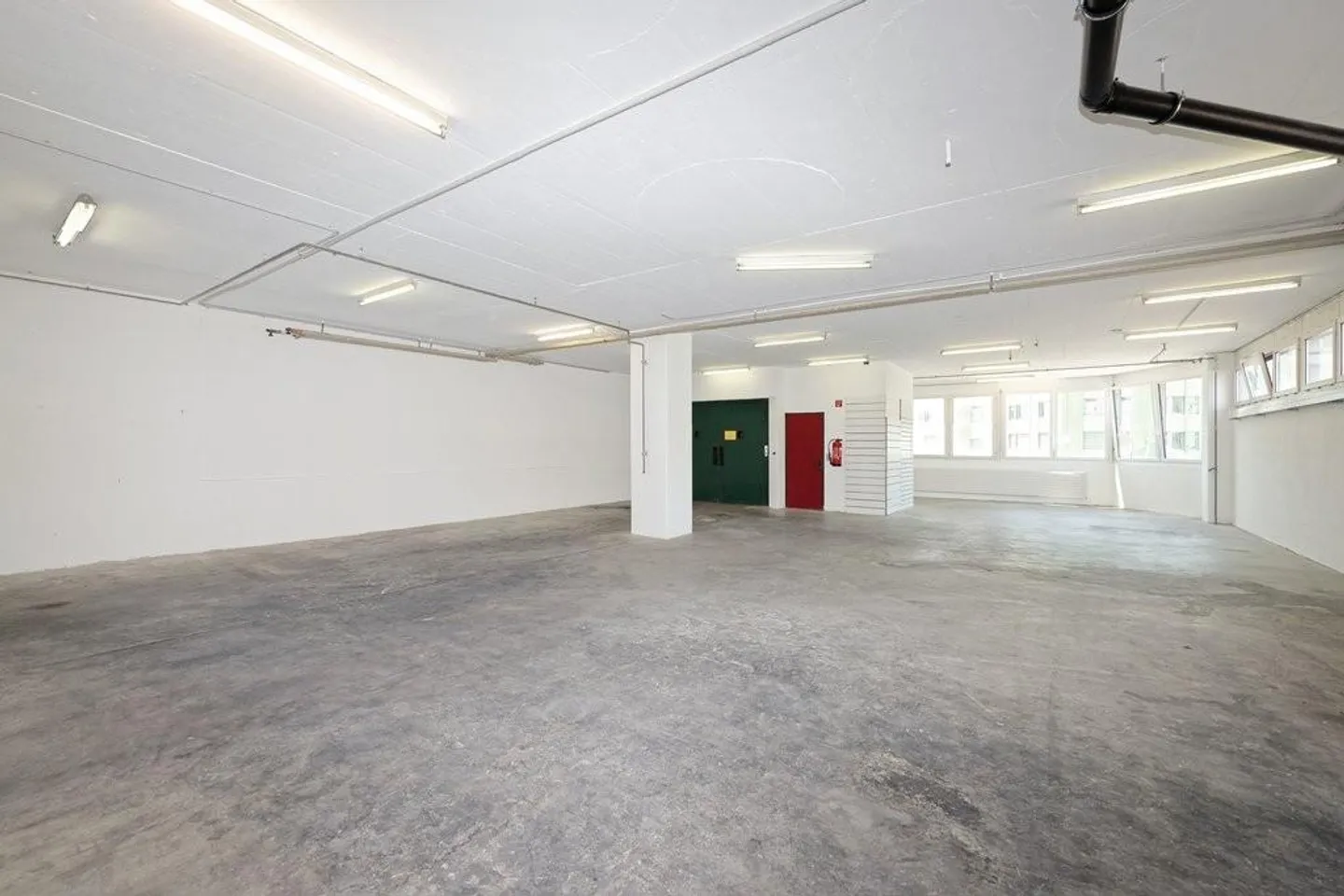 Office space in prime location - Photo 4 of 5