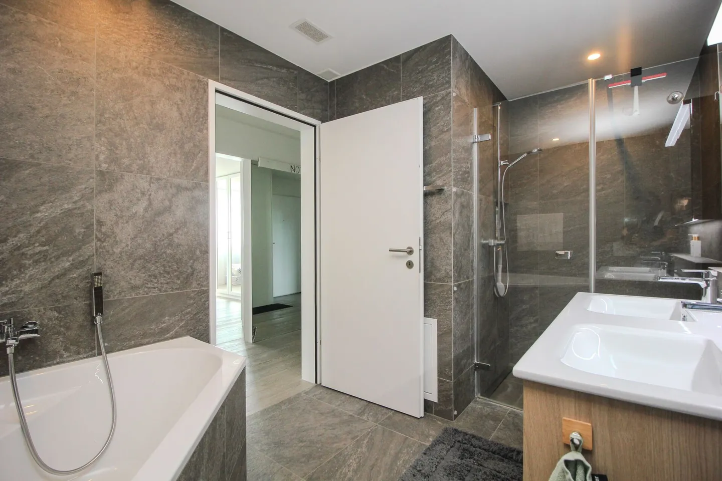 Appartamento giardino 4.5 camere elegante con alta qualità abitativa - Foto 12 di 27