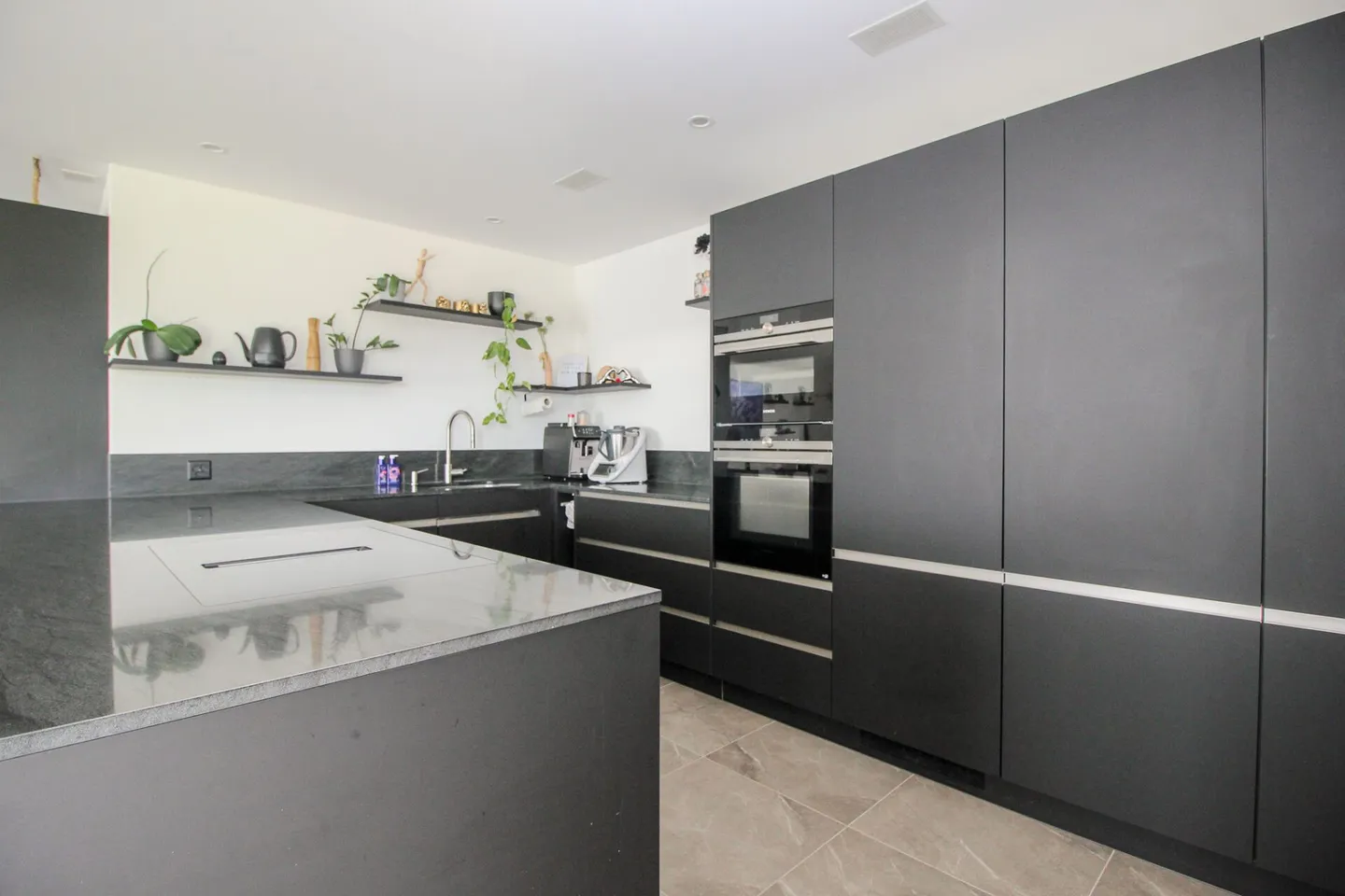 Appartamento giardino 4.5 camere elegante con alta qualità abitativa - Foto 17 di 27