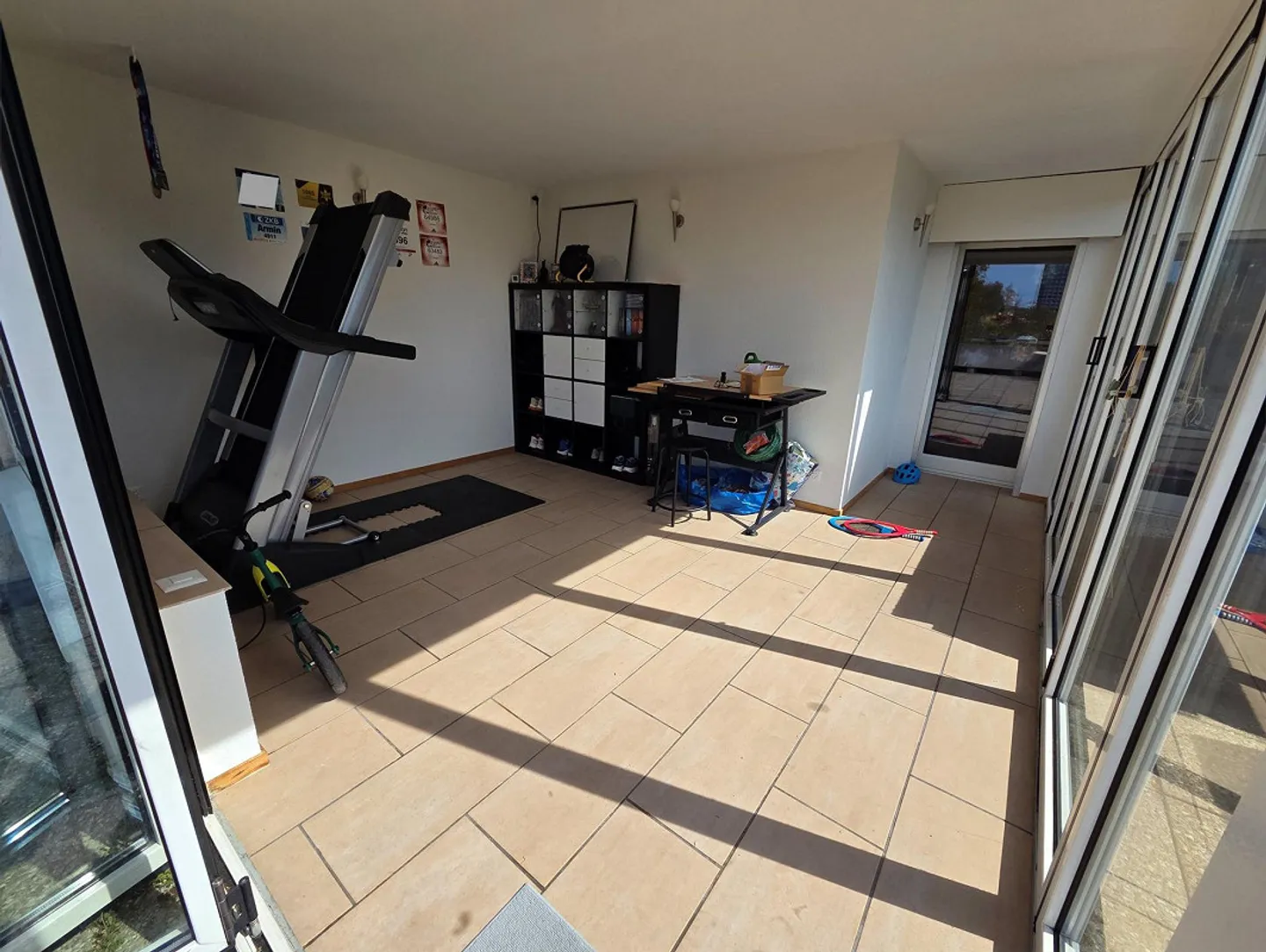 Appartement en attique de 4,5 pièces à Bülach - avec grande terrasse et jardin d'hiver - Photo 3 sur 10