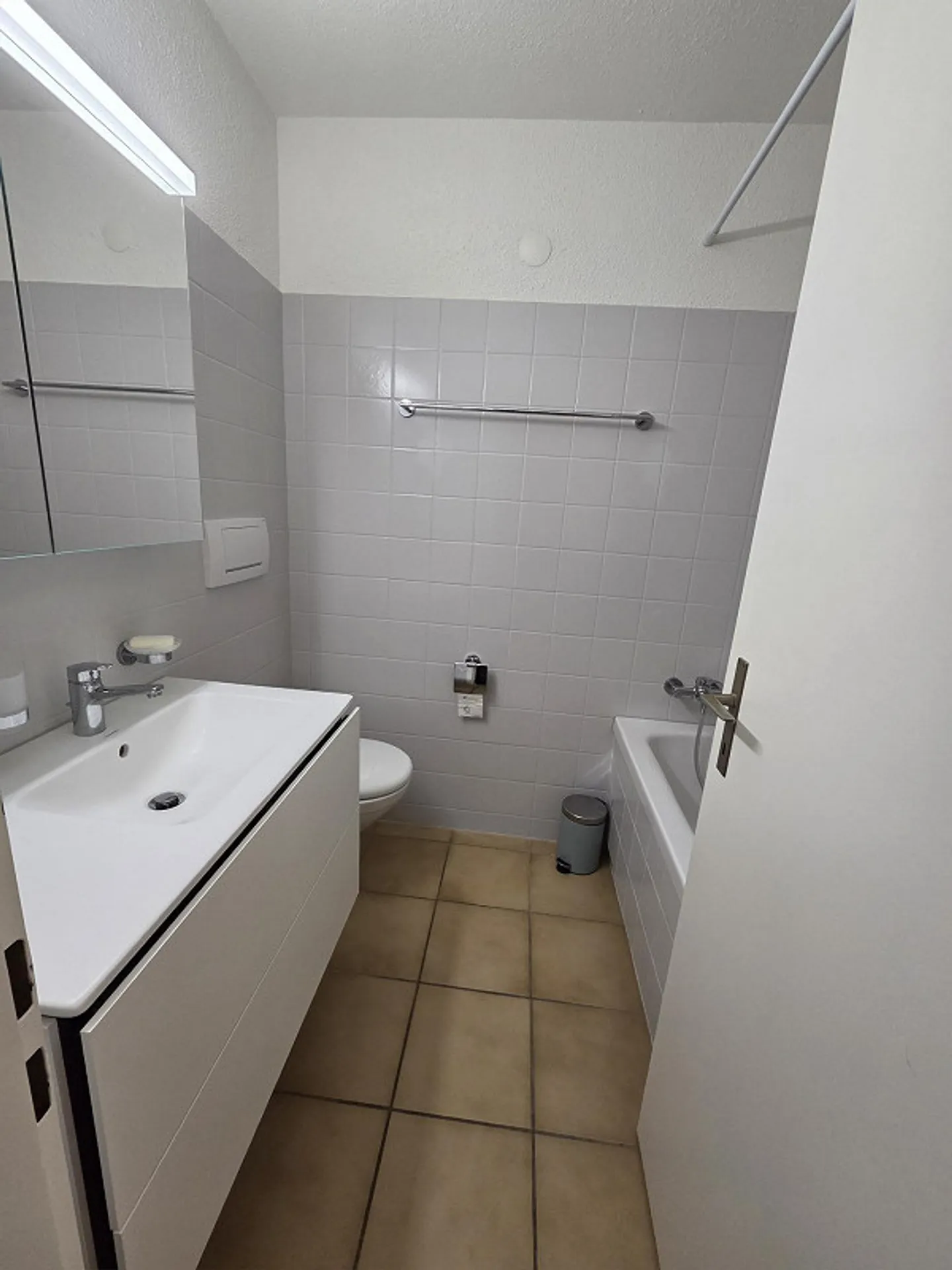 Appartement en attique de 4,5 pièces à Bülach - avec grande terrasse et jardin d'hiver - Photo 7 sur 10