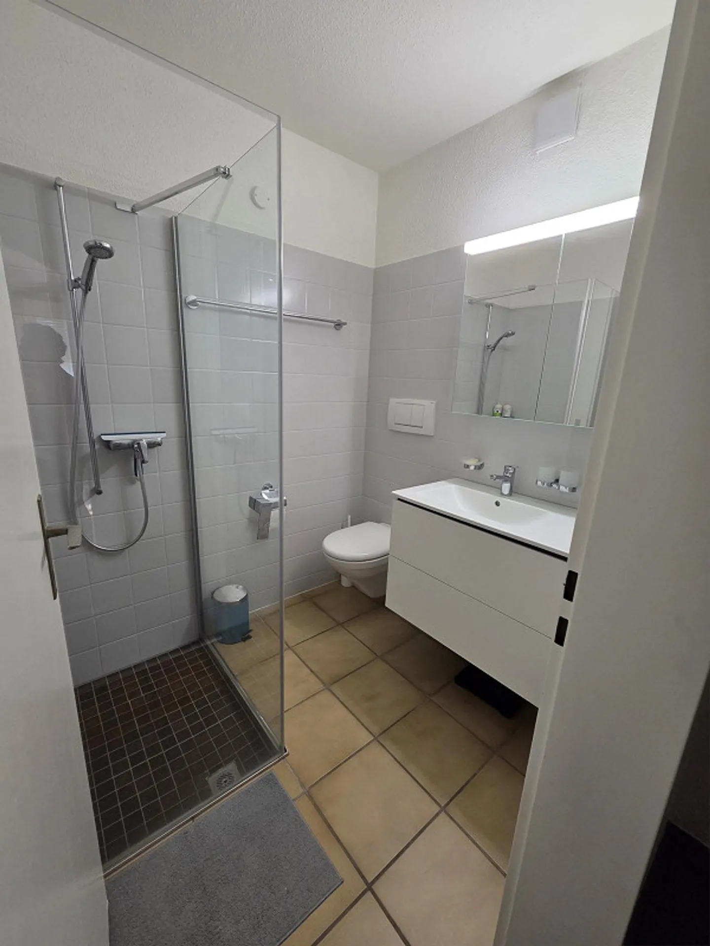 Appartement en attique de 4,5 pièces à Bülach - avec grande terrasse et jardin d'hiver - Photo 8 sur 10