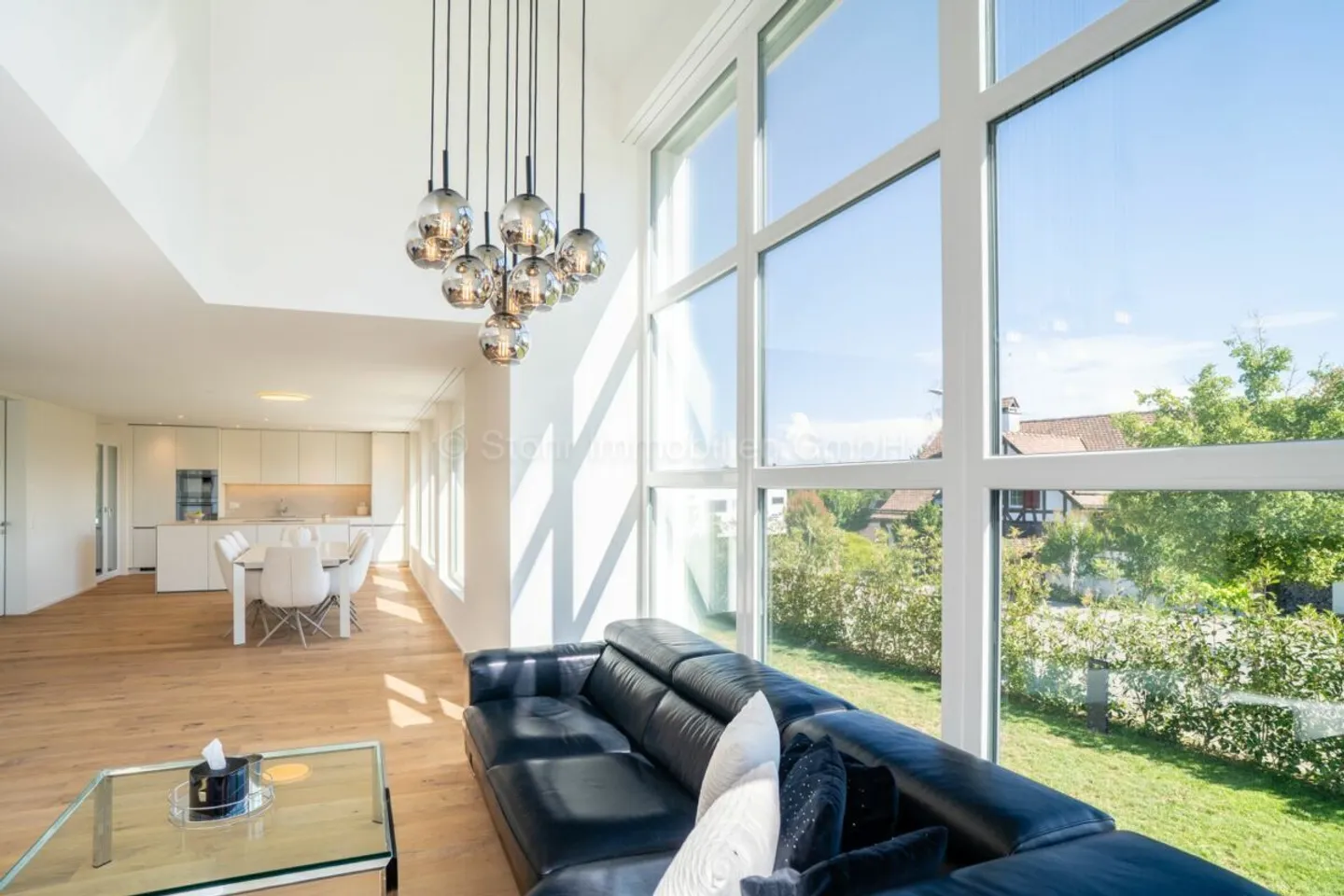 Maison familiale moderne - Photo 3 sur 37
