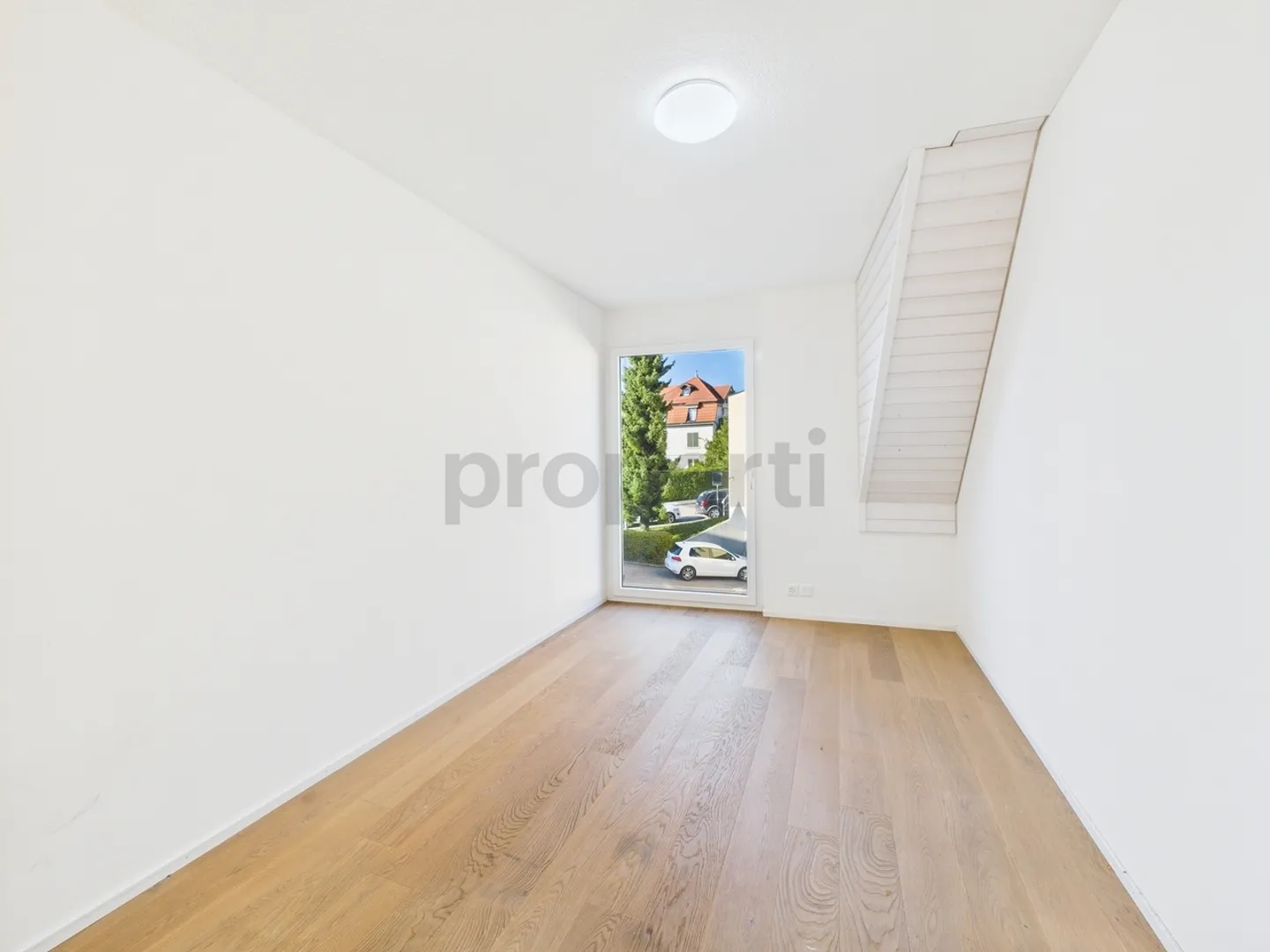 Family-friendly single-family home with sunny garden and modern design in Urdorf - Photo 7 of 12