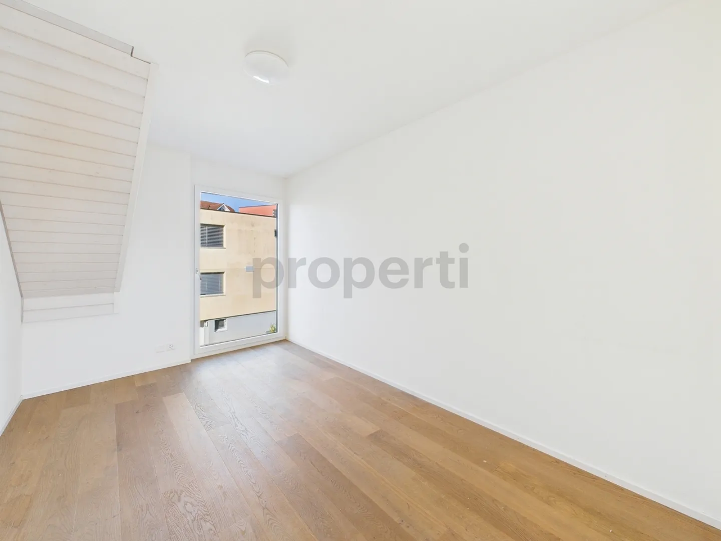 Family-friendly single-family home with sunny garden and modern design in Urdorf - Photo 8 of 12