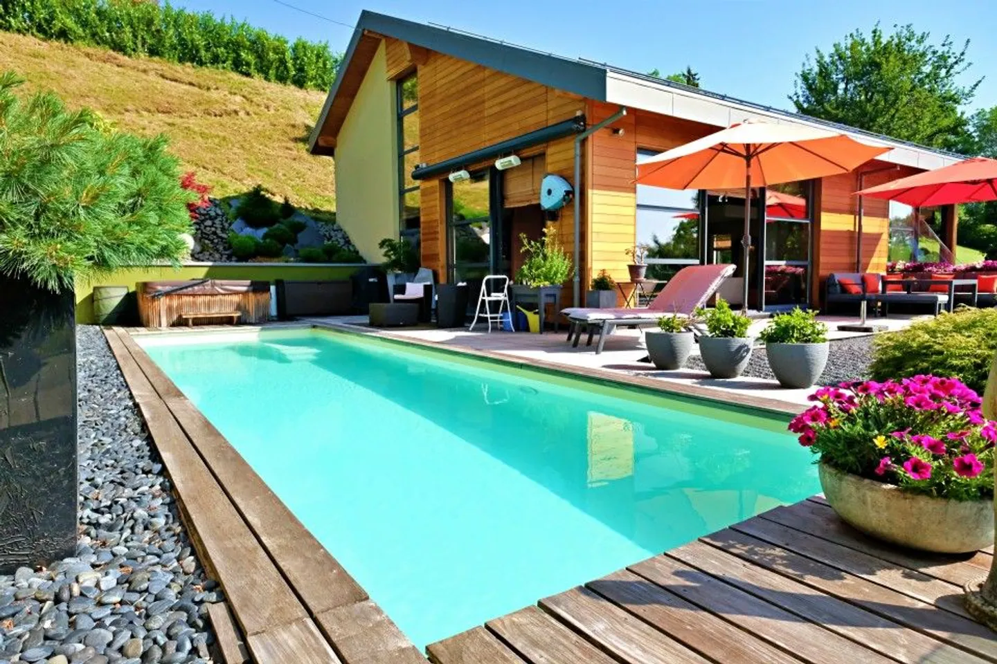 Visit us in 3D // Furnished Villa / Stunning Lake View / Pool - Photo 2 of 12