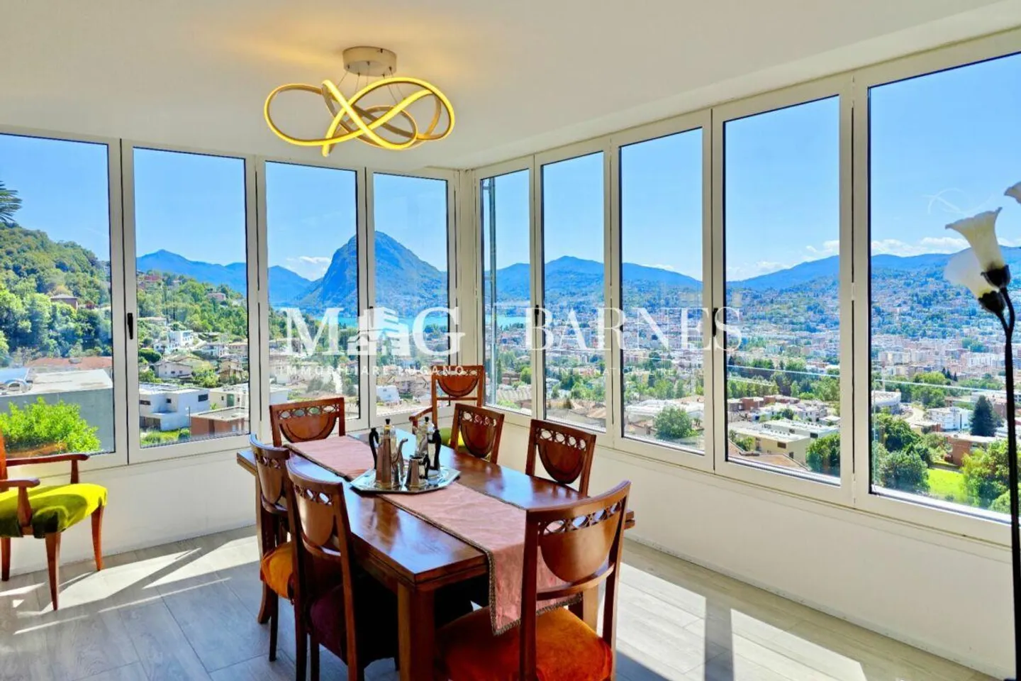 Villa con piscina e vista lago a Lugano Pregassona - Foto 1 di 15