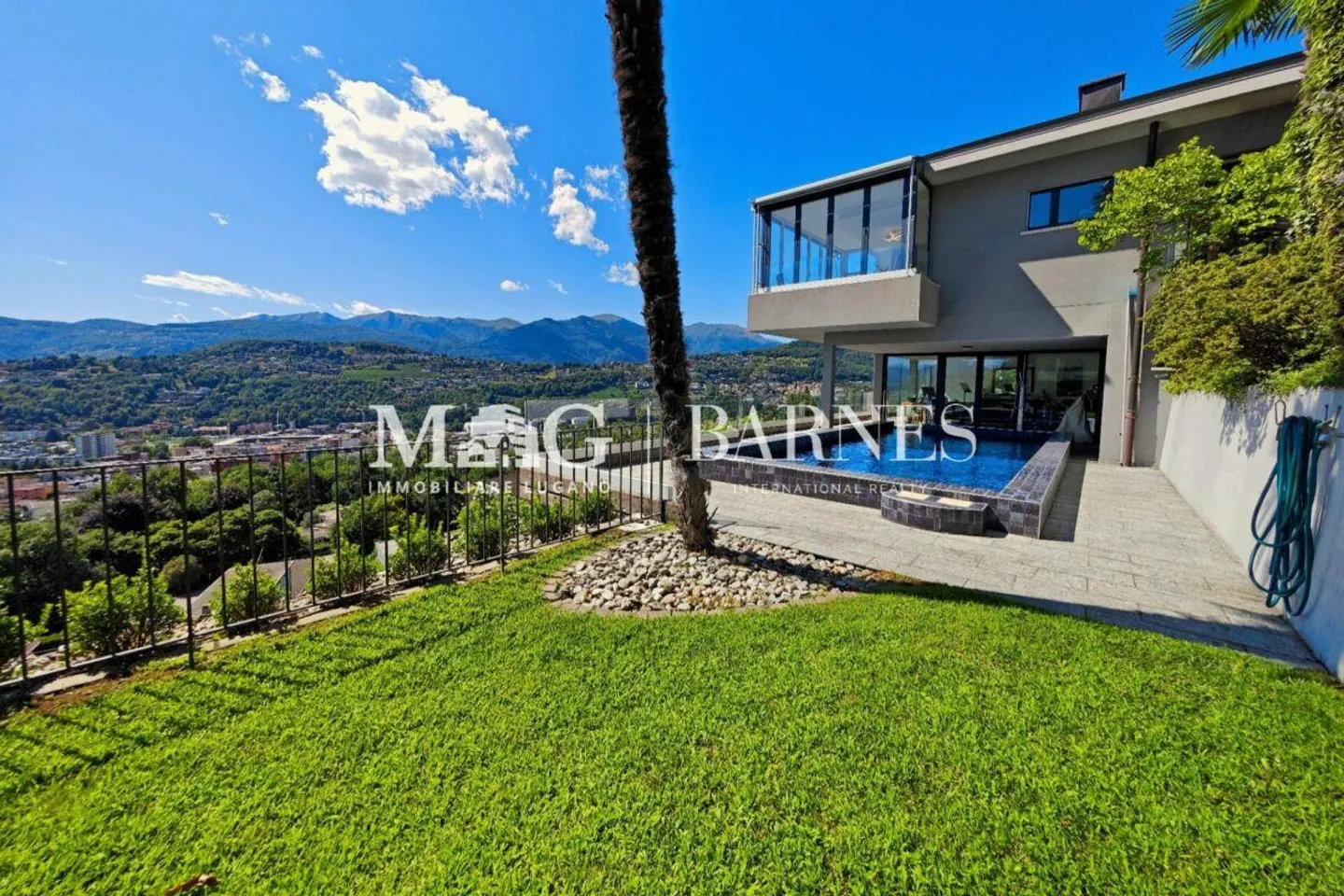 Villa con piscina e vista lago a Lugano Pregassona - Foto 10 di 15