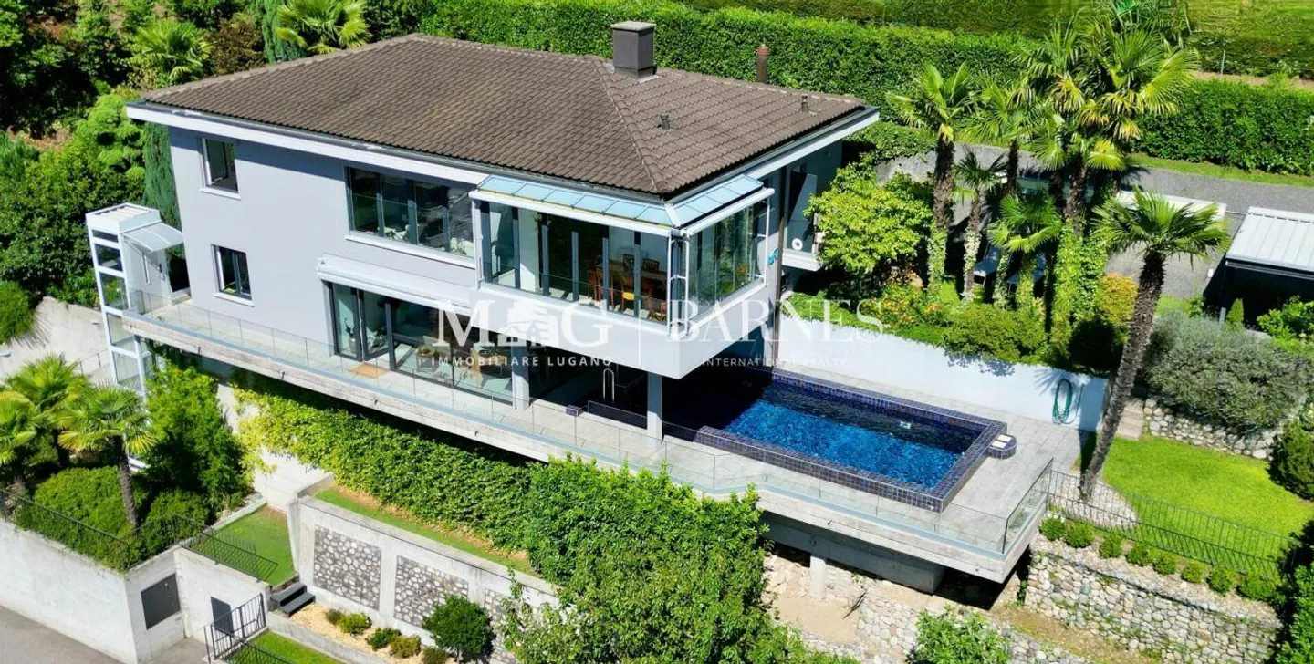 Villa con piscina e vista lago a Lugano Pregassona - Foto 3 di 15