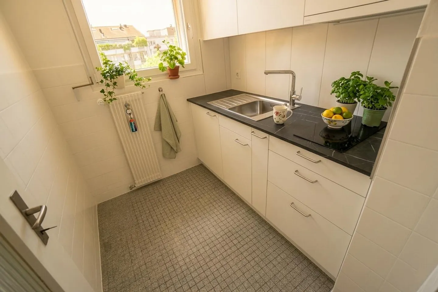 Renovated single apartment with beautiful balcony - Photo 4 of 5