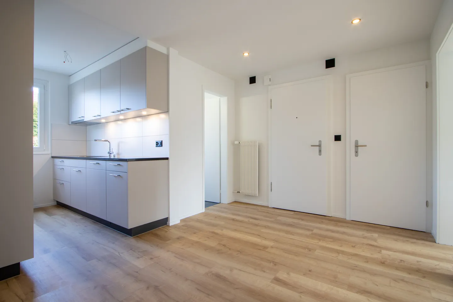 Appartamento moderno di 4,5 stanze al piano rialzato a Kallnach - Foto 3 di 10