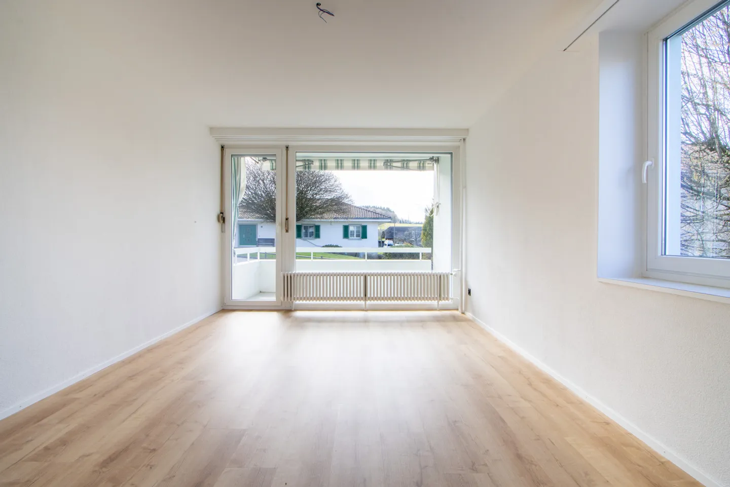 Appartamento moderno di 4,5 stanze al piano rialzato a Kallnach - Foto 6 di 10