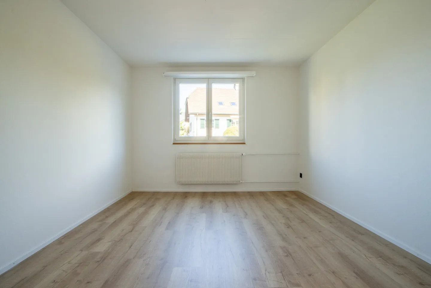 Appartamento moderno di 4,5 stanze al piano rialzato a Kallnach - Foto 7 di 10