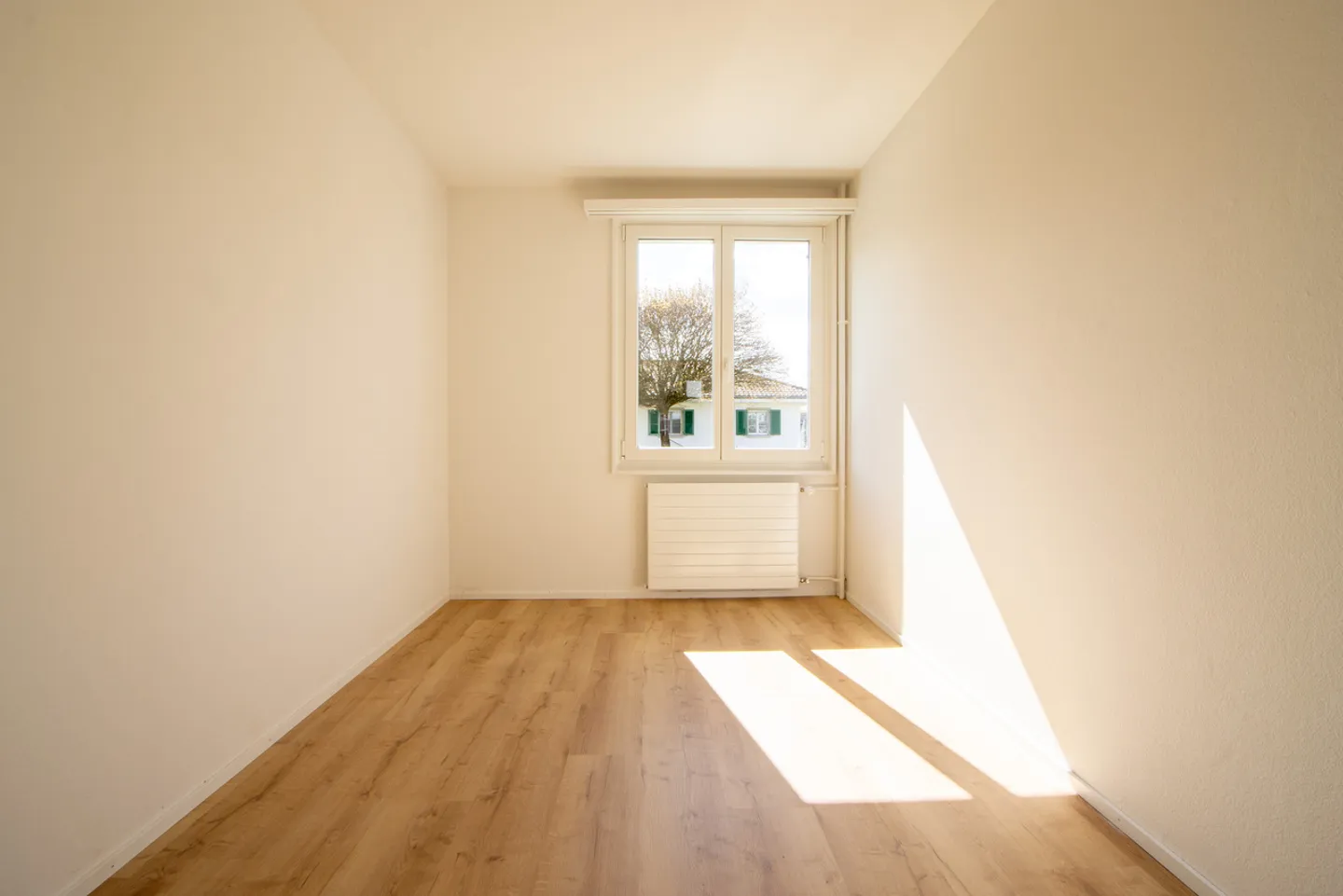 Appartamento moderno di 4,5 stanze al piano rialzato a Kallnach - Foto 8 di 10