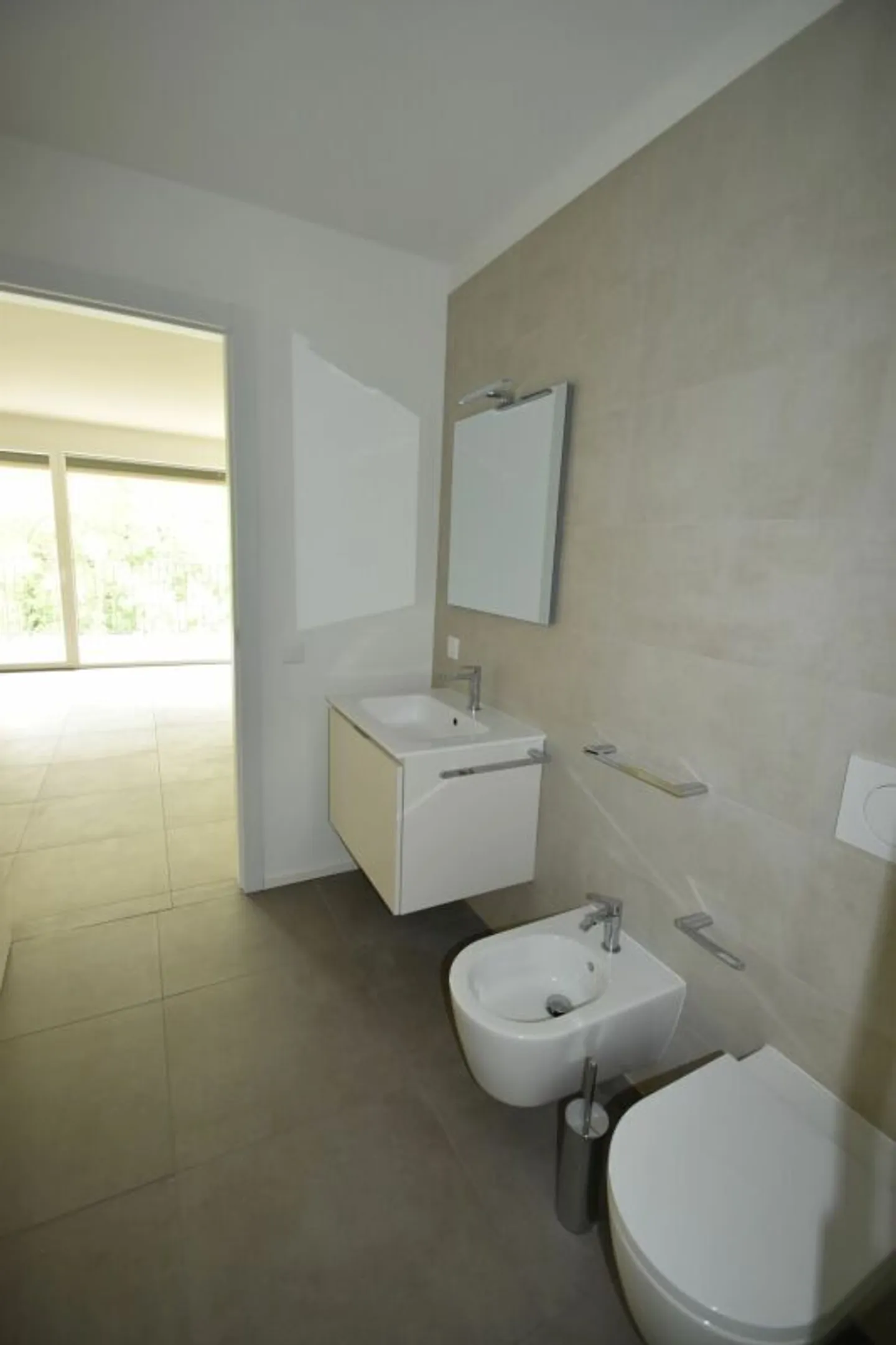 Monteggio | 3.5 Nuovo / Grande Giardino | Affitto 1'700 | Spese Accessorie 180 | Posto Auto 100 - Foto 9 di 9