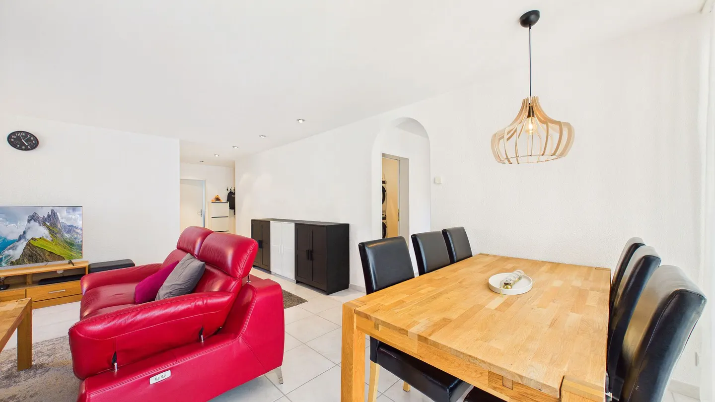Vivere con tranquillità e comfort - 3,5 stanze con balcone soleggiato - Foto 4 di 13