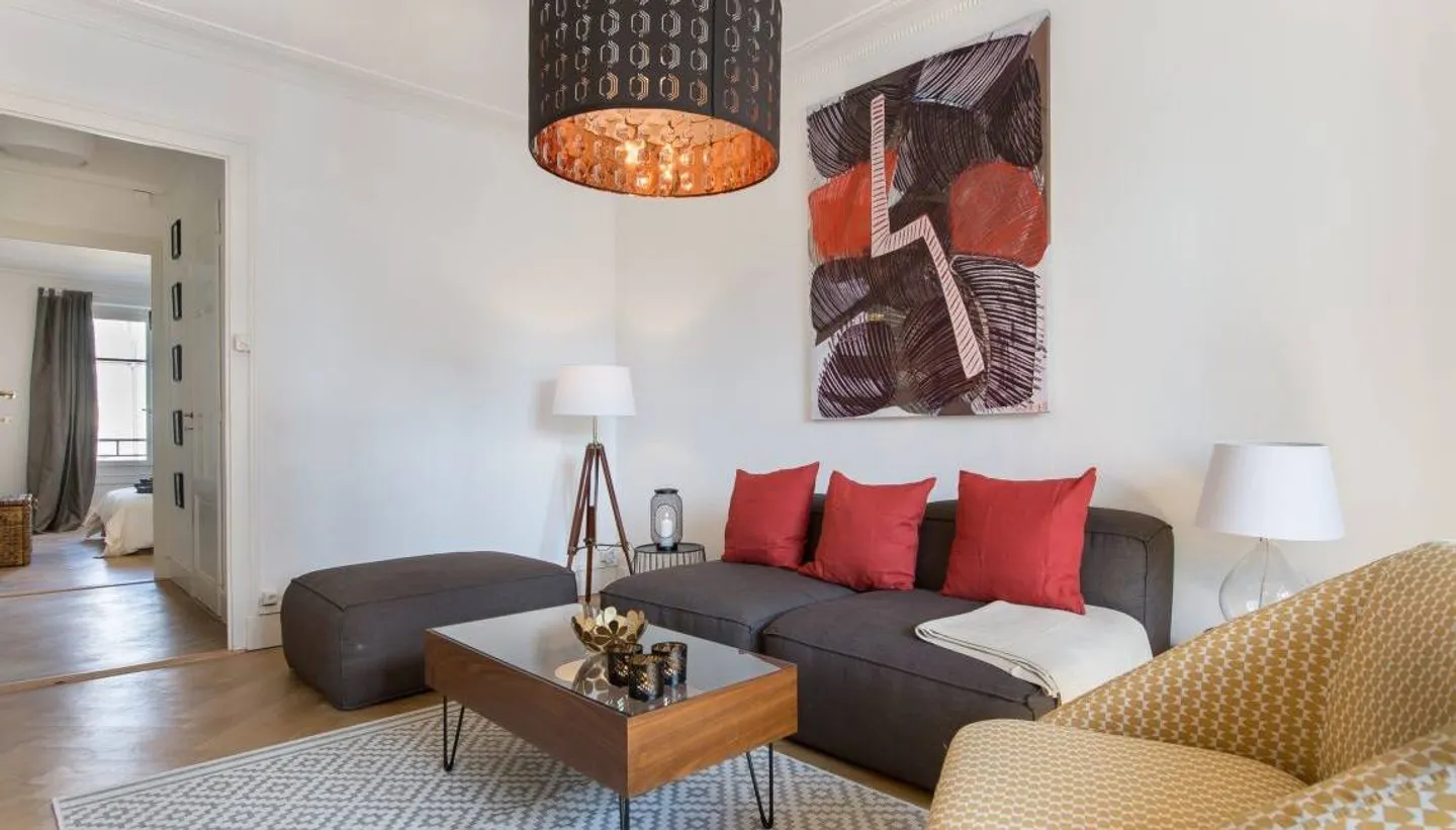 Incantevole appartamento con 1 camera da letto e balcone nel vivace Charmilles, Ginevra - Foto 2 di 7