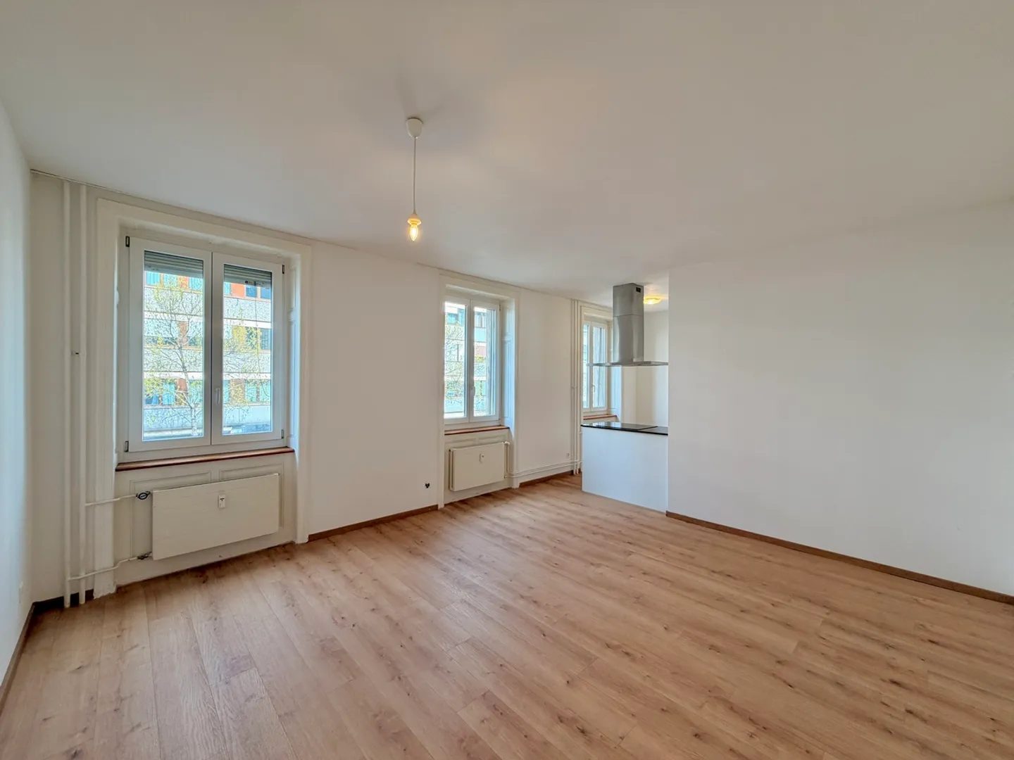 Luminoso appartamento di 3,5 stanze, ristrutturato, con balcone vicino al Reno - Foto 4 di 9