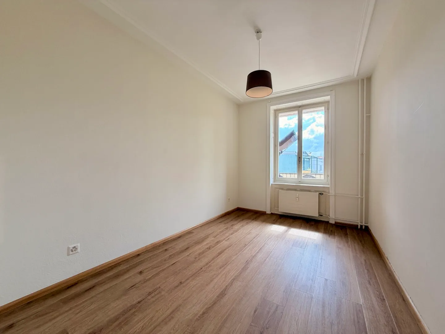 Luminoso appartamento di 3,5 stanze, ristrutturato, con balcone vicino al Reno - Foto 5 di 9