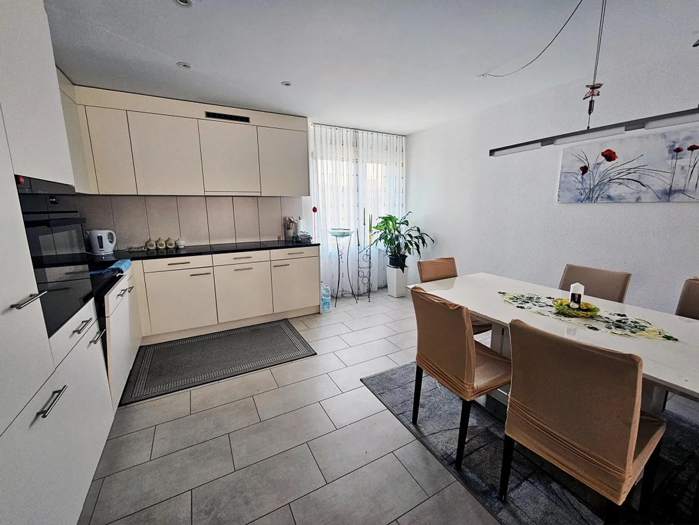 Charming, bright apartment for sale - Photo 3 of 8