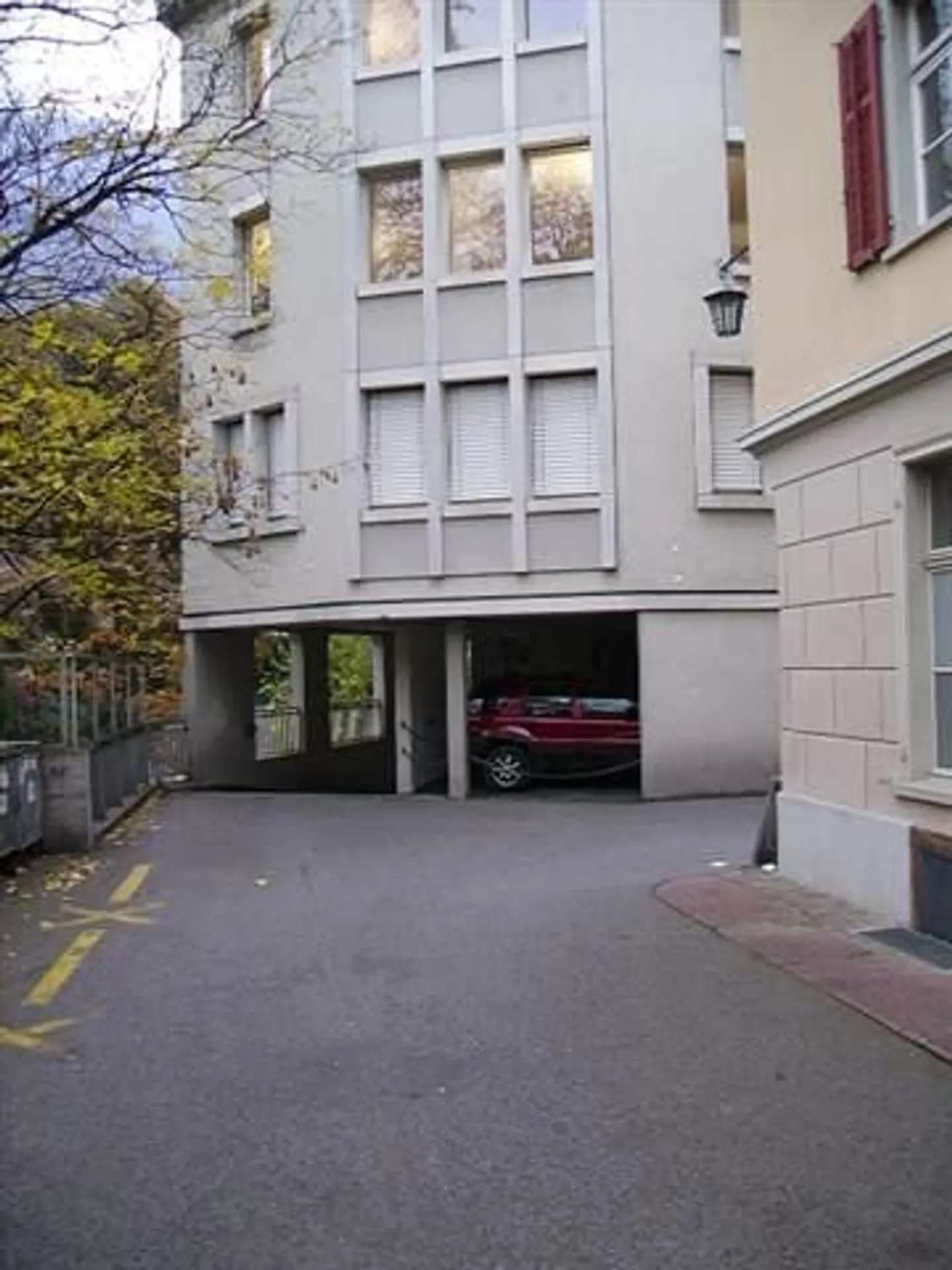 Place de parking à louer - Photo 1 sur 2
