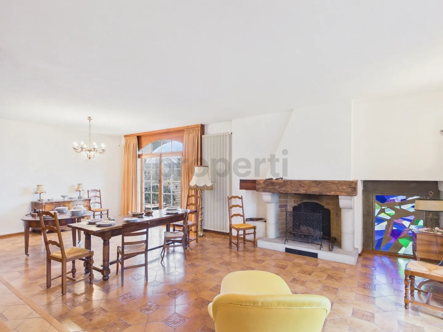 Maison mitoyenne rénovée - Photo 2 sur 13