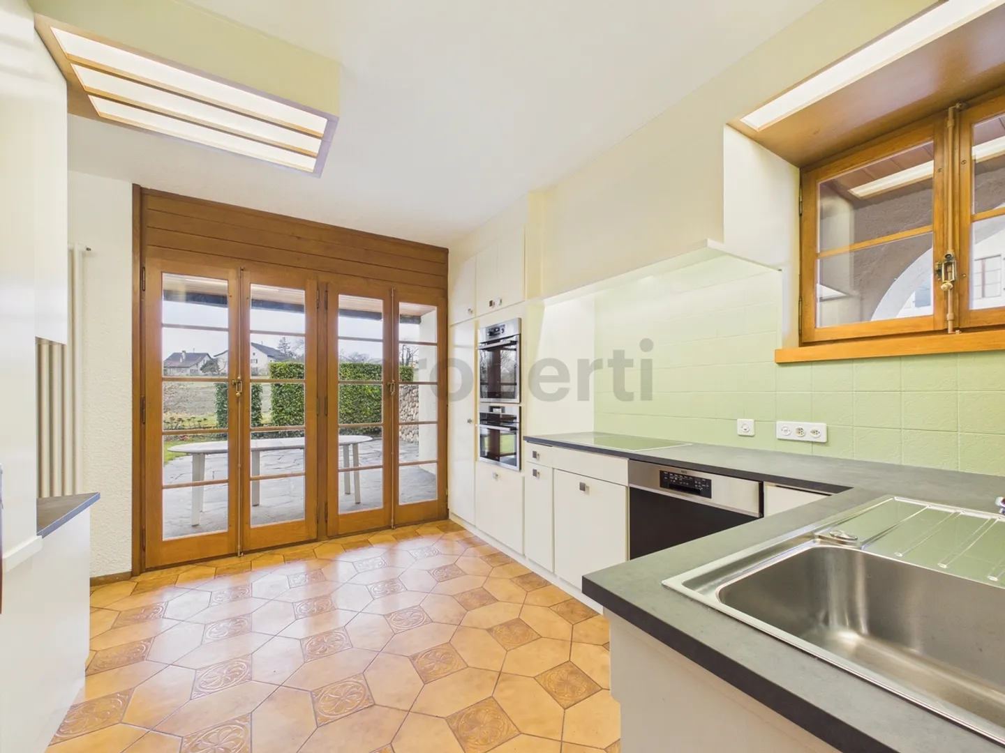 Maison mitoyenne rénovée - Photo 5 sur 13