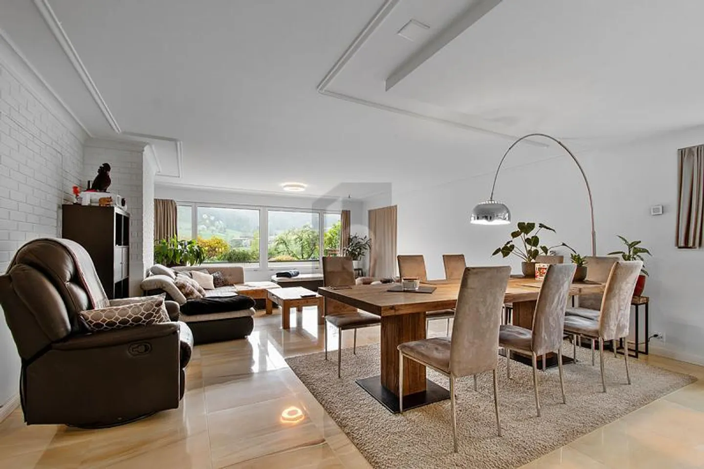 Apartment for rent - Photo 2 of 6