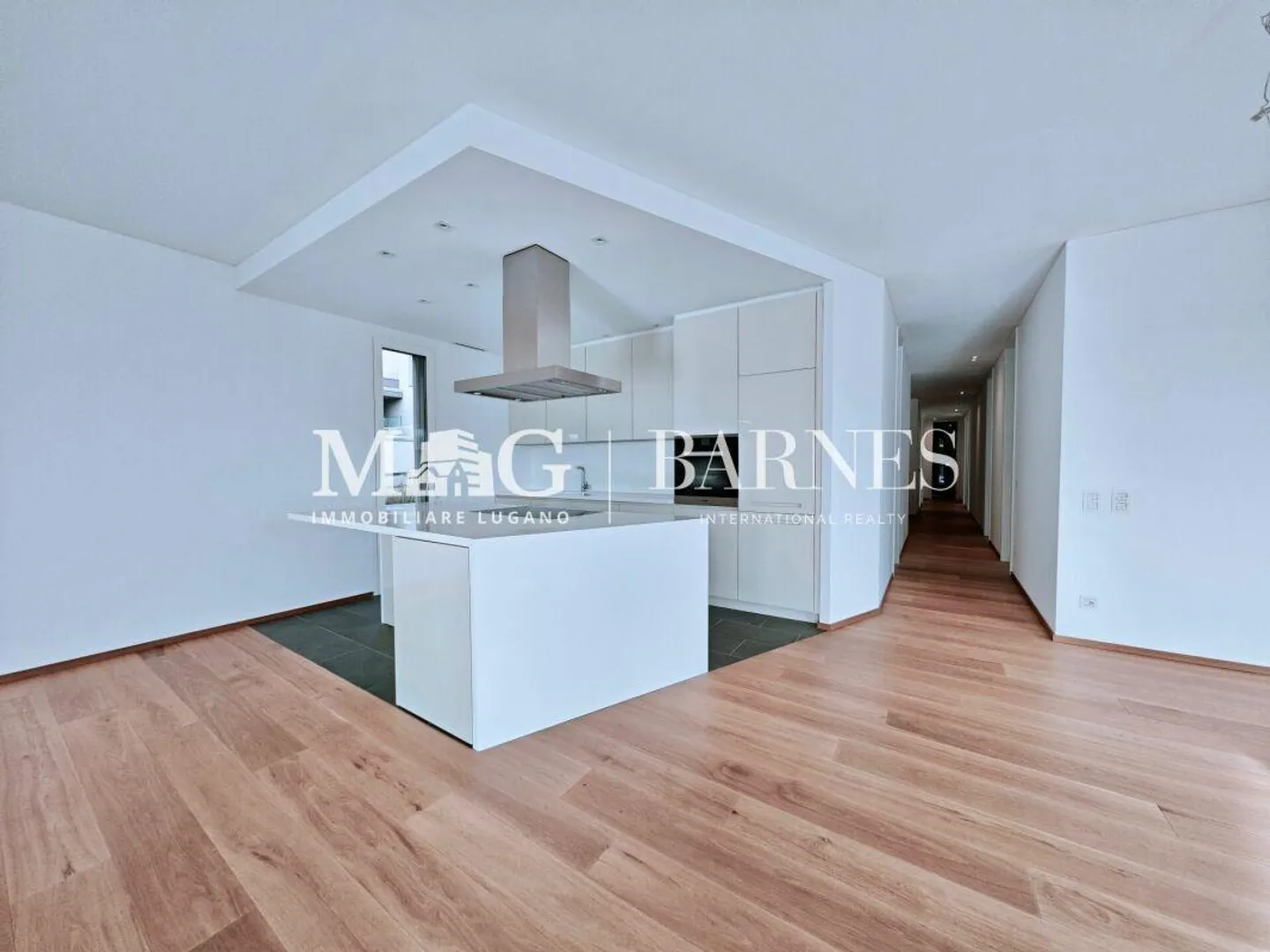 Lugano, Carona: Penthouse with 266 m², 5.5 rooms, with beautiful lake view and large terrace - Photo 4 of 12