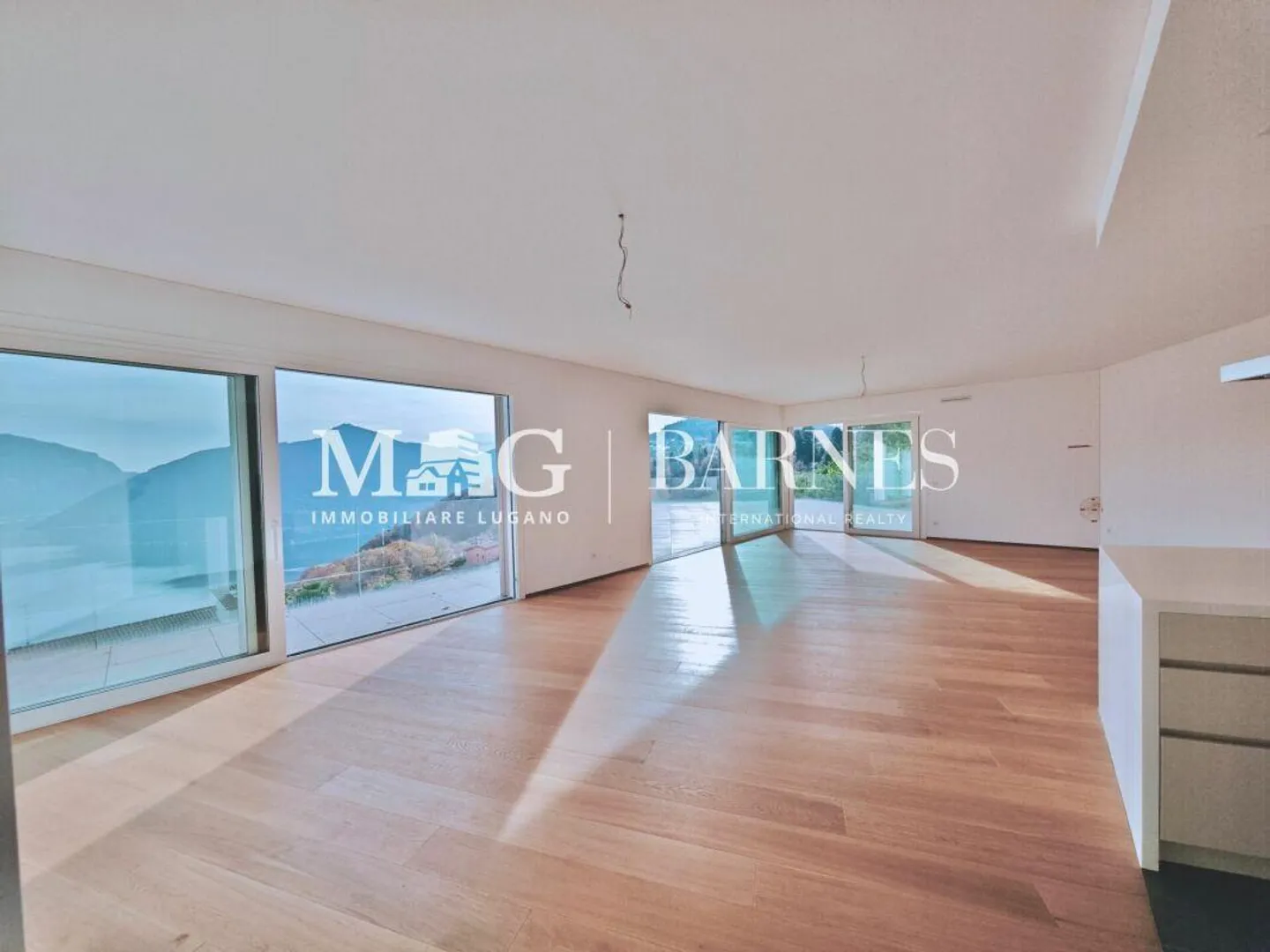 Lugano, Carona: Penthouse with 266 m², 5.5 rooms, with beautiful lake view and large terrace - Photo 6 of 12