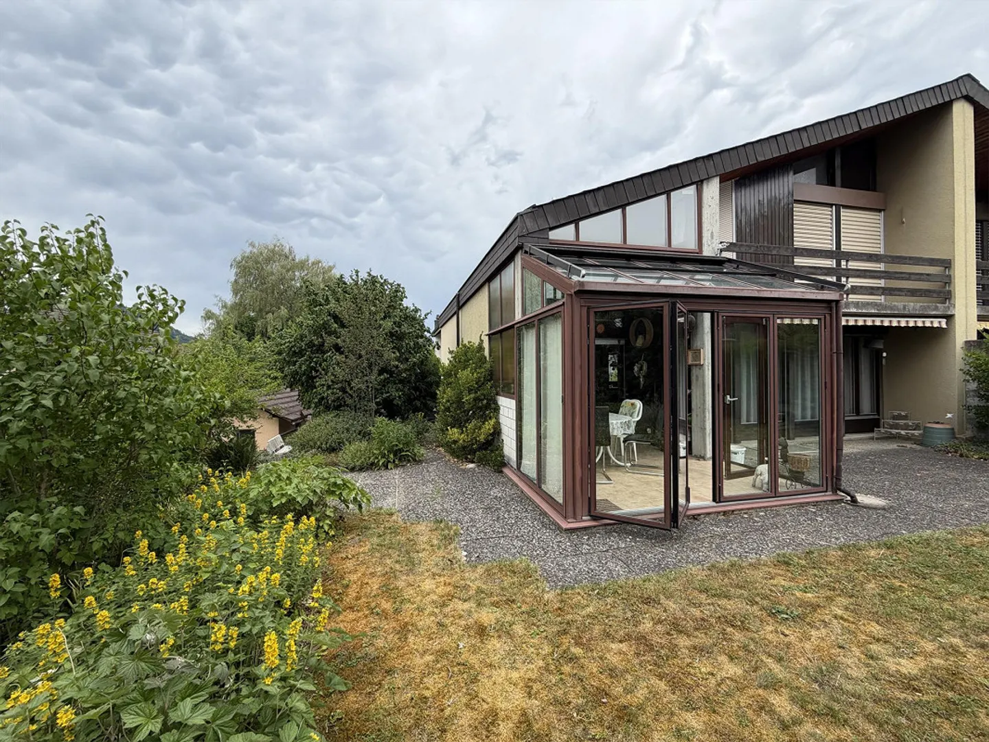 5 1/2-room semi-detached house in Münsingen - Photo 1 of 5