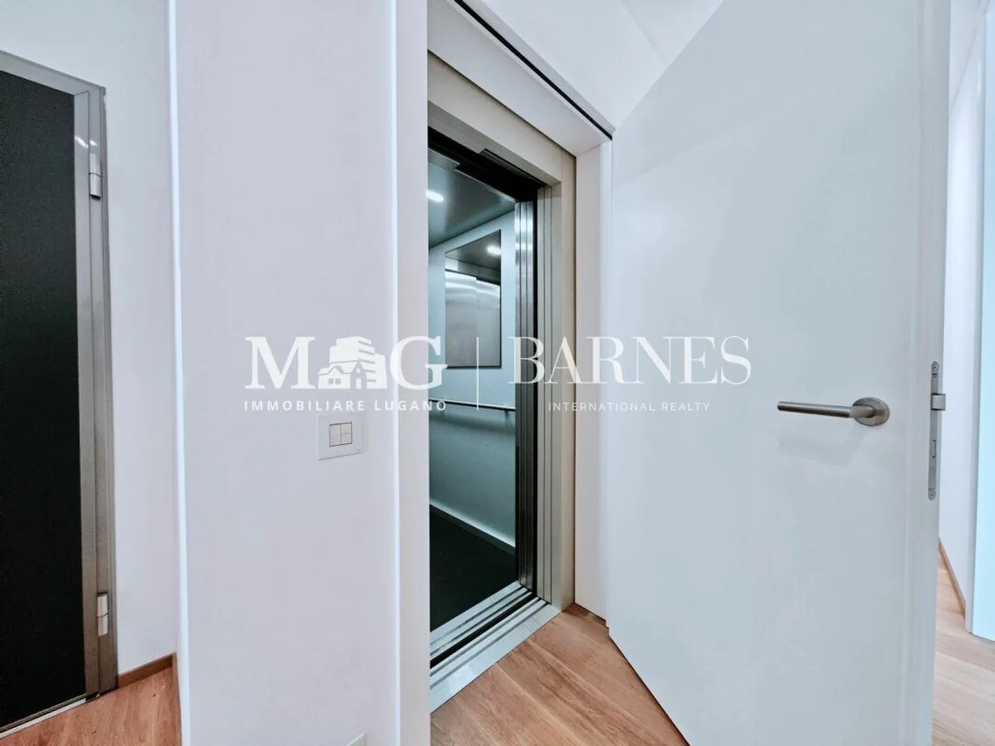 Lugano, Carona: Penthouse with 266 m², 5.5 rooms, with beautiful lake view and large terrace - Photo 8 of 12