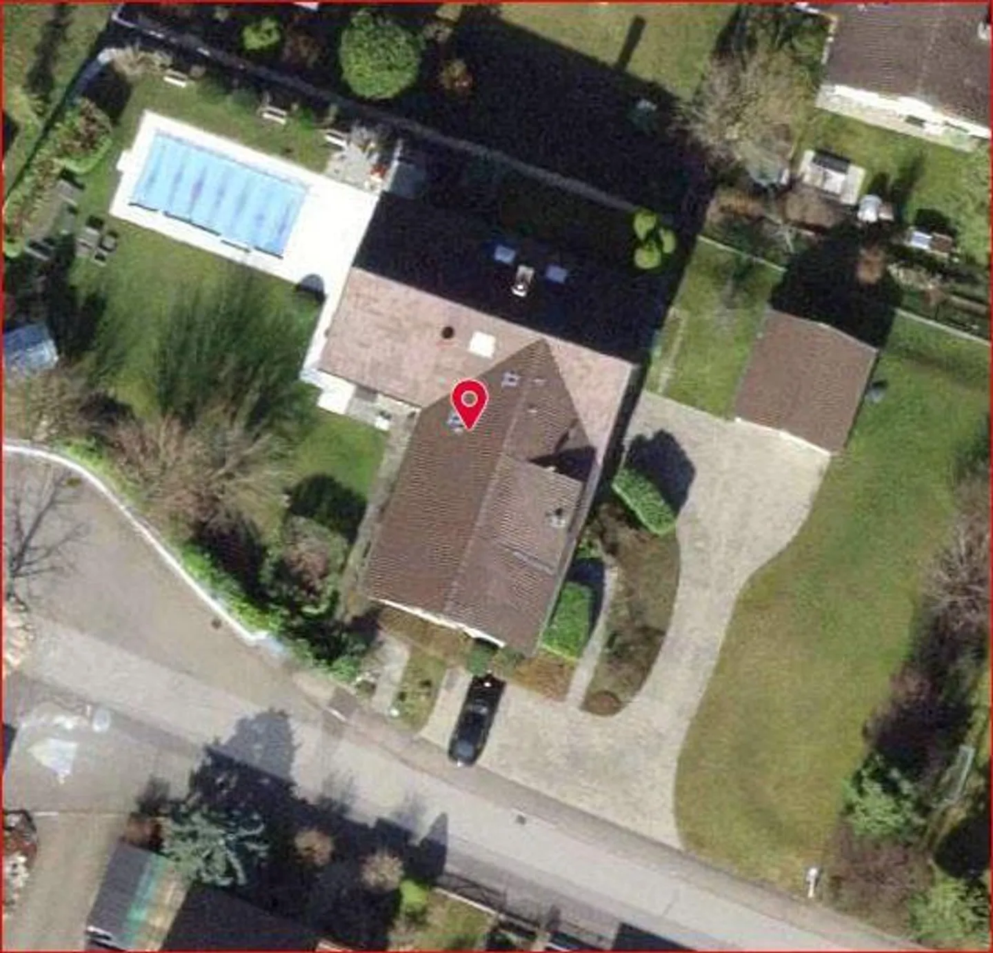 Detached 12-room single-family house in a quiet location - Photo 5 of 13