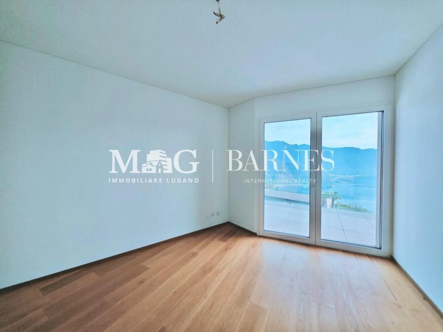 Lugano, Carona: Penthouse with 266 m², 5.5 rooms, with beautiful lake view and large terrace - Photo 10 of 12