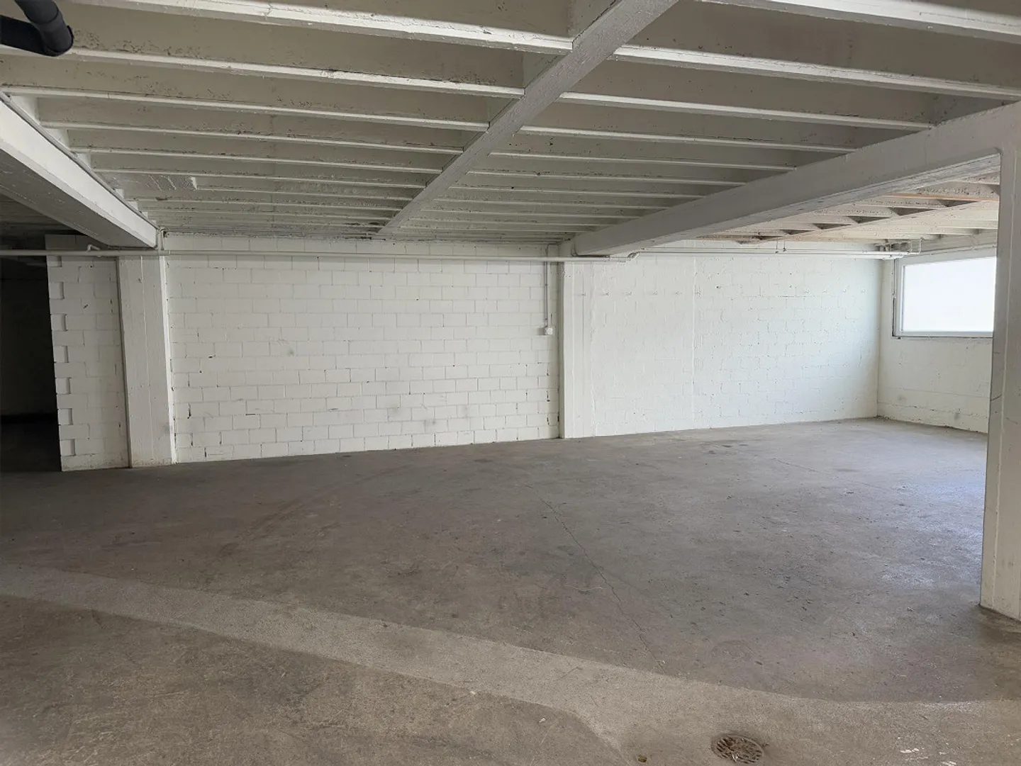 Spazi di deposito/cantina in affitto in proprietà residenziale/commerciale... - Foto 2 di 6