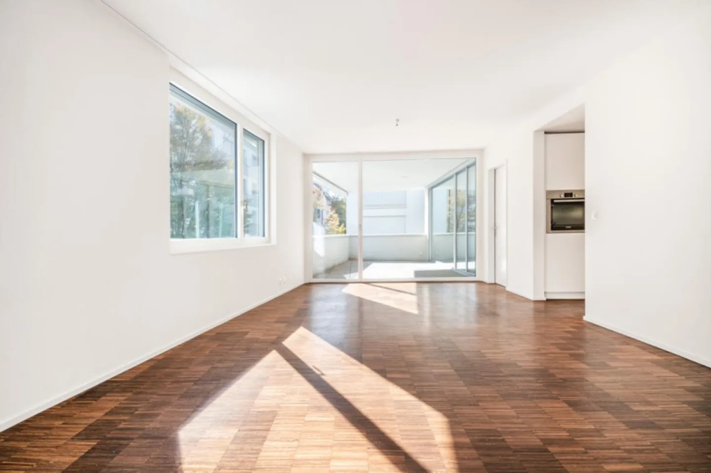 Modern Living in the Heart of Lucerne! - Photo 3 of 9