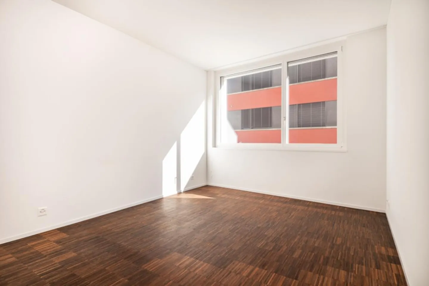 Modern Living in the Heart of Lucerne! - Photo 5 of 9