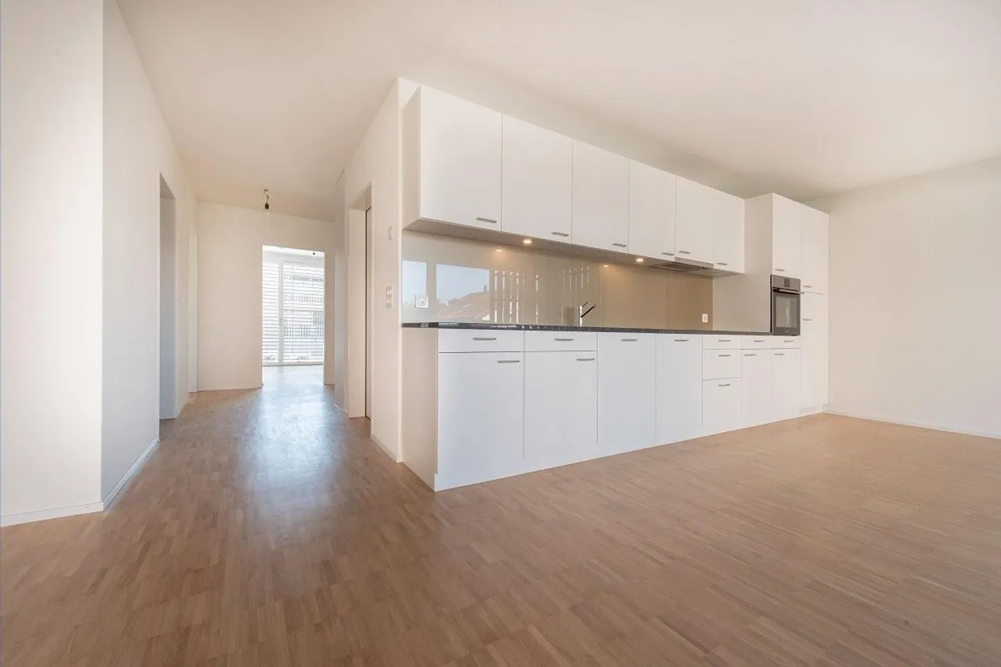 Appartement de 3,5 pièces de haute qualité au pied du Jura - Photo 4 sur 8