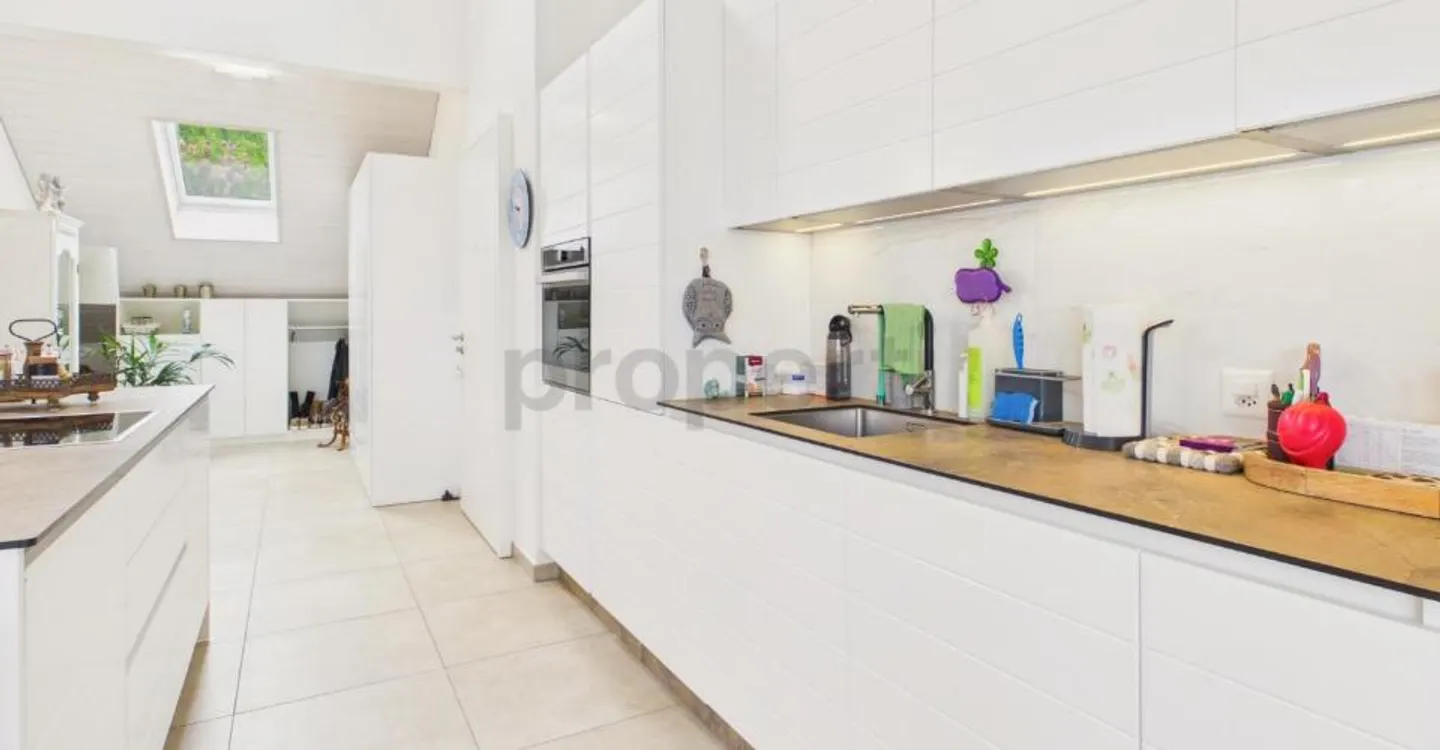 Moderno appartamento attico di 3,5 stanze con balcone, Kallnach - Foto 5 di 13