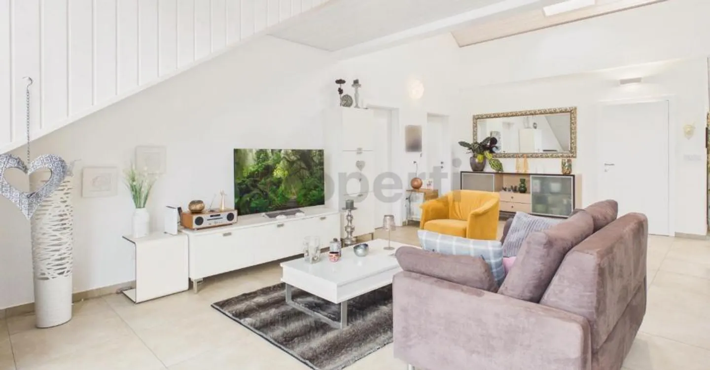 Moderno appartamento attico di 3,5 stanze con balcone, Kallnach - Foto 2 di 13