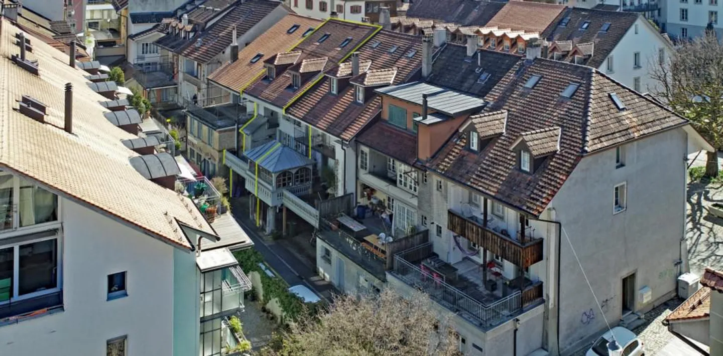 Muri storici con interni moderni nella città vecchia di Burgdorf - Foto 3 di 34