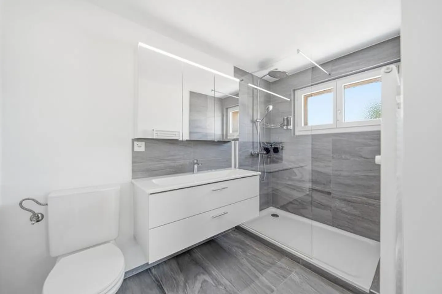 ELEGANTE E BEN CURATO - CASA A SCHIERA ANGOLARE DI 4,5 STANZE - Foto 5 di 8