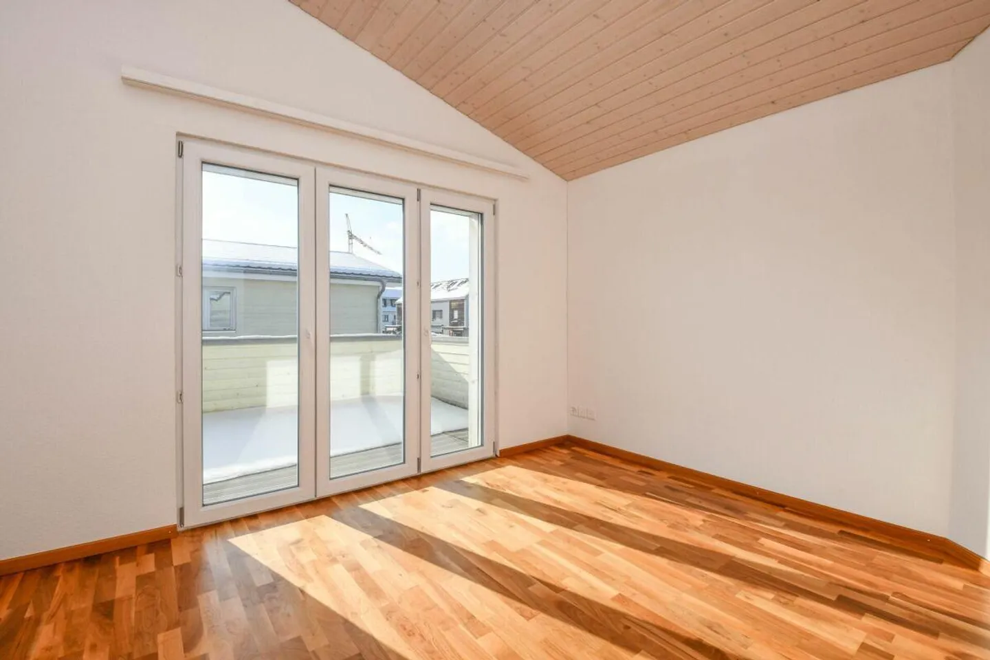5.5-Room Semi-Detached House in Family-Friendly Location in Zuben - Photo 7 of 18