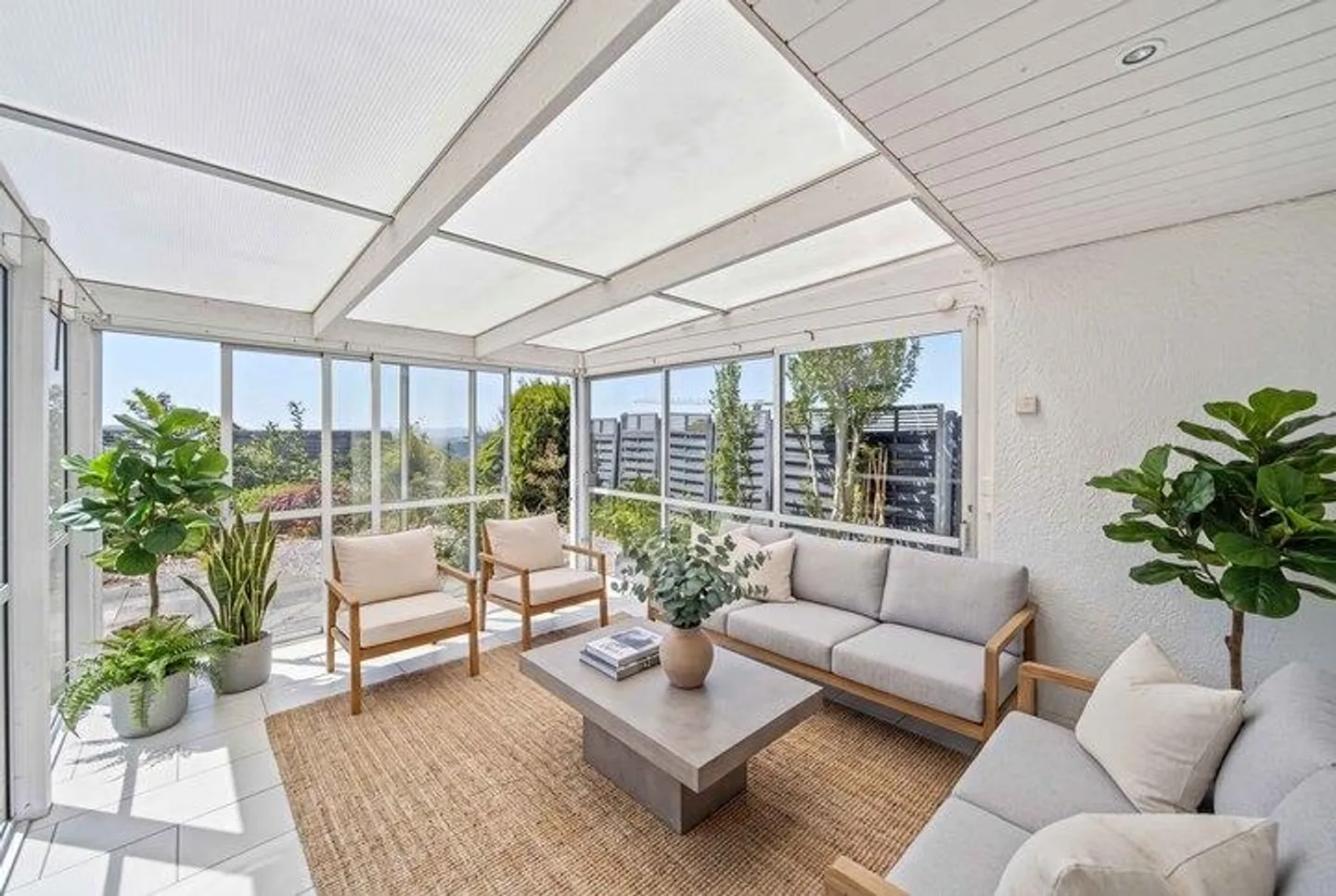 ELEGANTE E BEN CURATO - CASA A SCHIERA ANGOLARE DI 4,5 STANZE - Foto 7 di 8