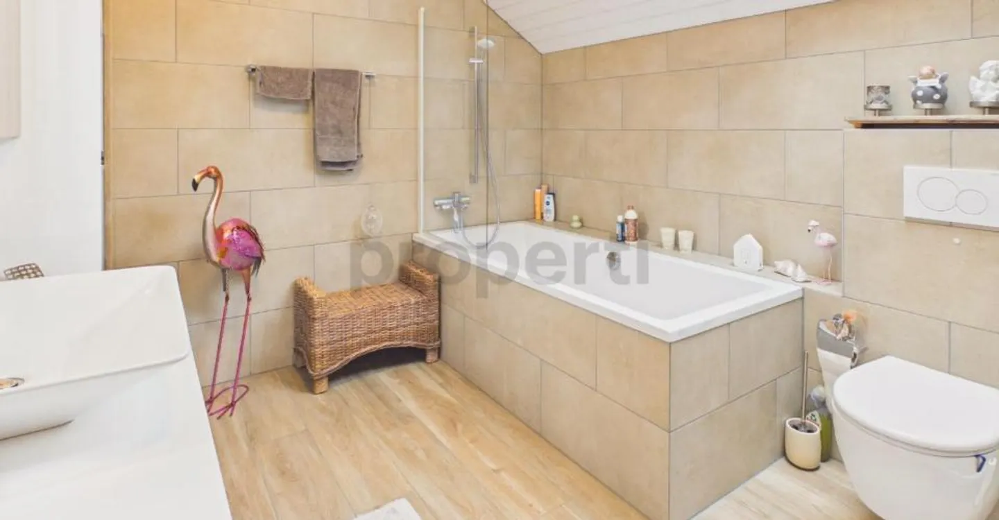 Moderno appartamento attico di 3,5 stanze con balcone, Kallnach - Foto 11 di 13