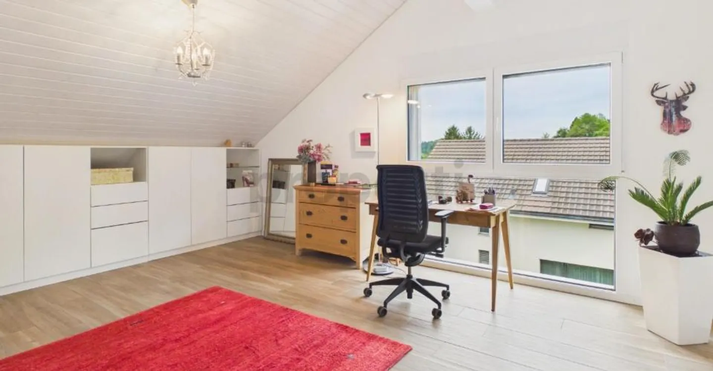 Moderno appartamento attico di 3,5 stanze con balcone, Kallnach - Foto 9 di 13