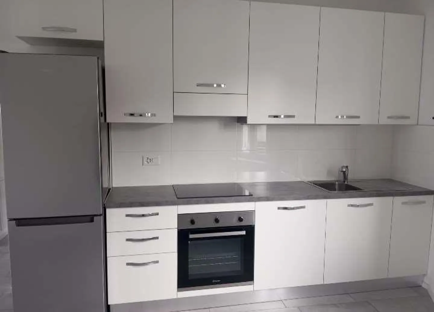 Ampio appartamento di 3,5 locali senza mobili a Morbio Inferiore - Foto 2 di 10