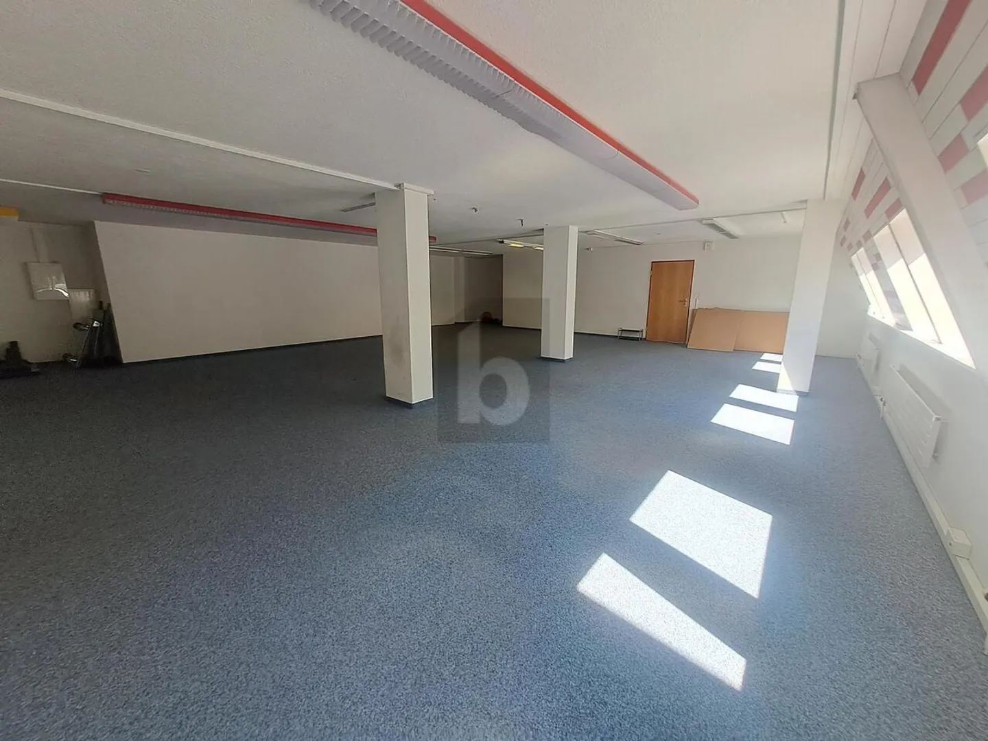 Espace de bureau ou de stockage polyvalent - Photo 3 sur 4