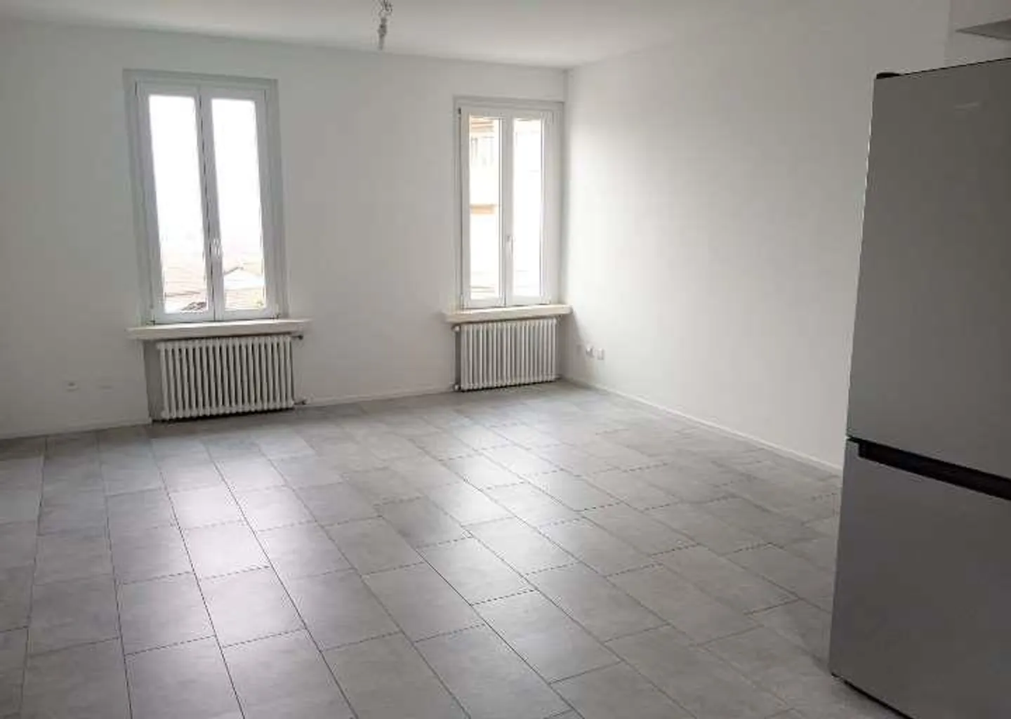 Ampio appartamento di 3,5 locali senza mobili a Morbio Inferiore - Foto 3 di 10